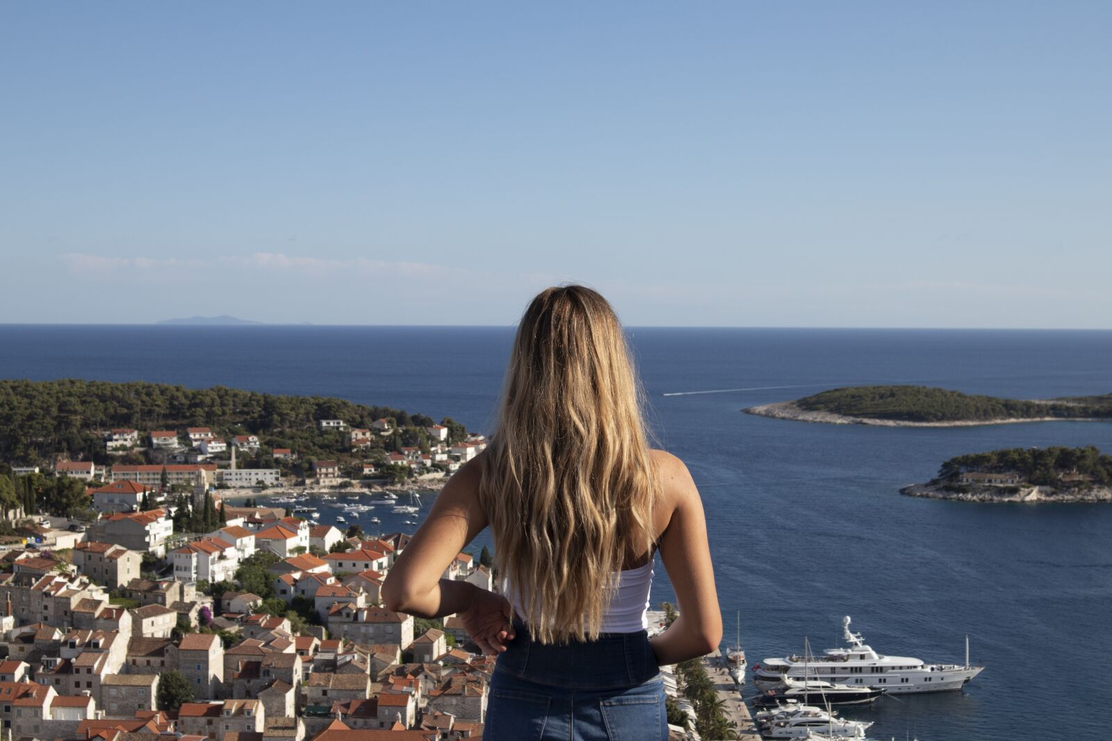 Canon EF-M 15-45mm F3.5-6.3 IS STM sample photo. Hvar, blonde, girl photography