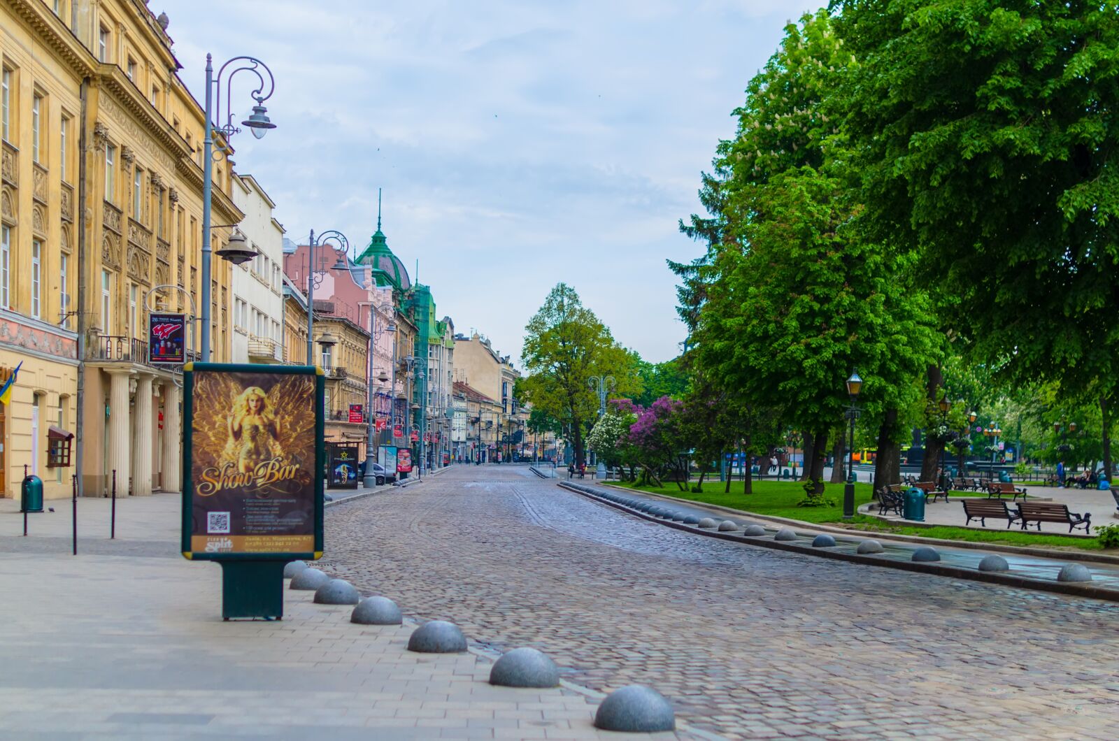 Nikon D5100 sample photo. Lviv, ukraine, center photography