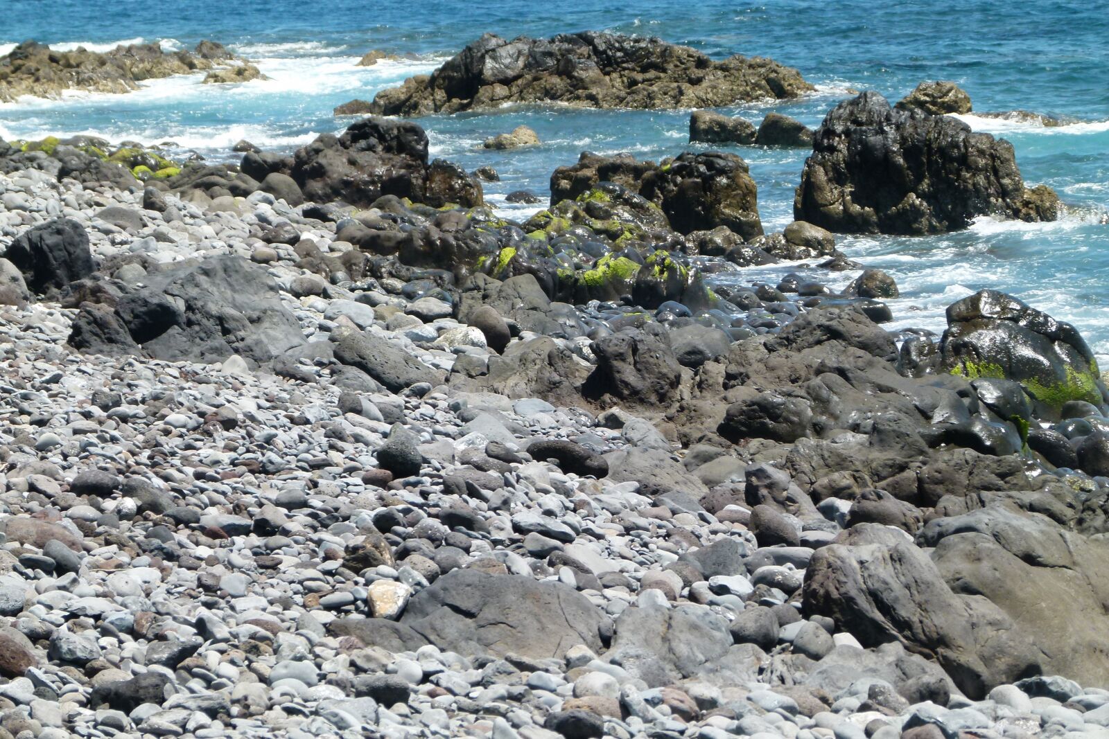 Panasonic Lumix DMC-FZ100 sample photo. Cliffs, rock, sea photography