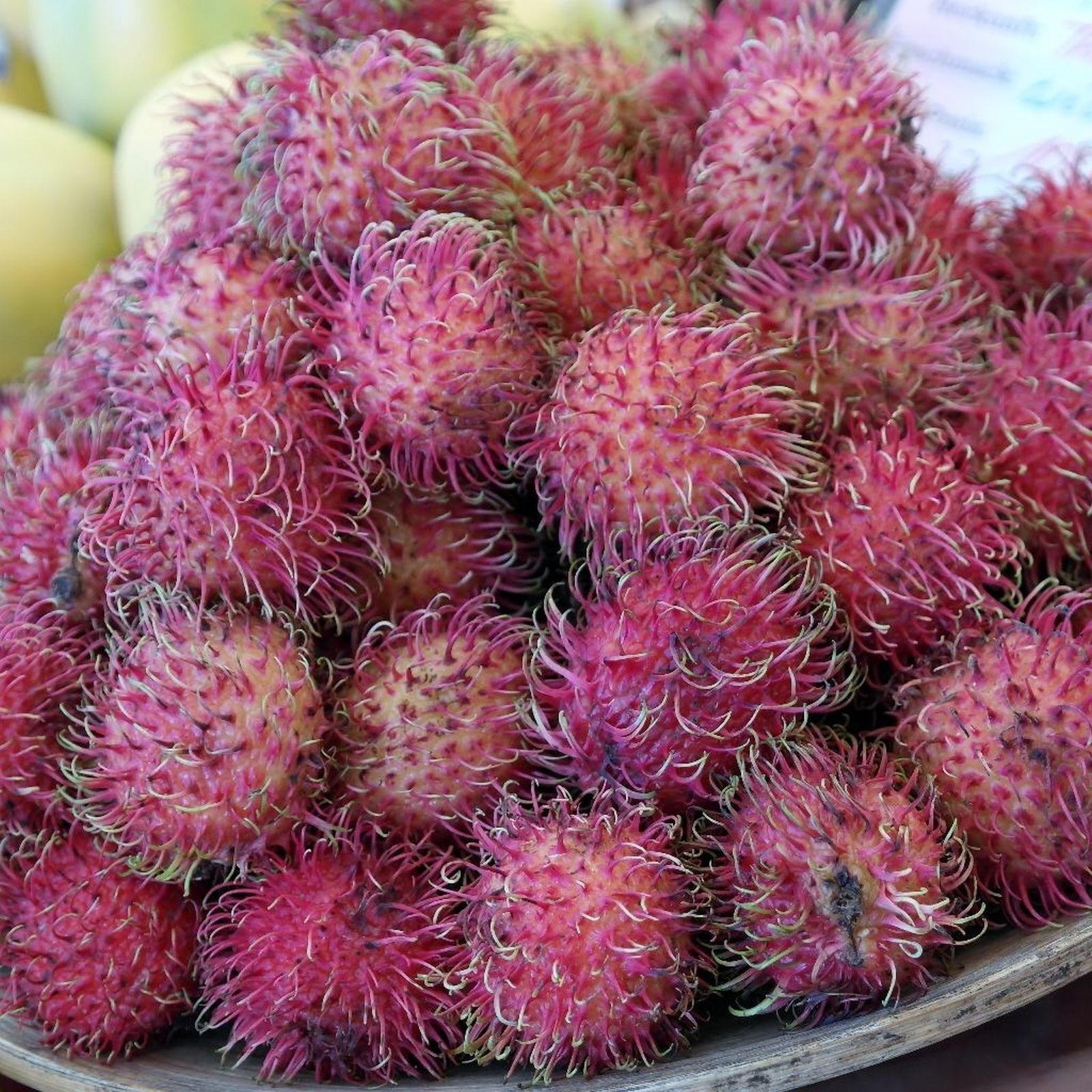 Samsung NX20 sample photo. Rambutan, fruits, fruit photography