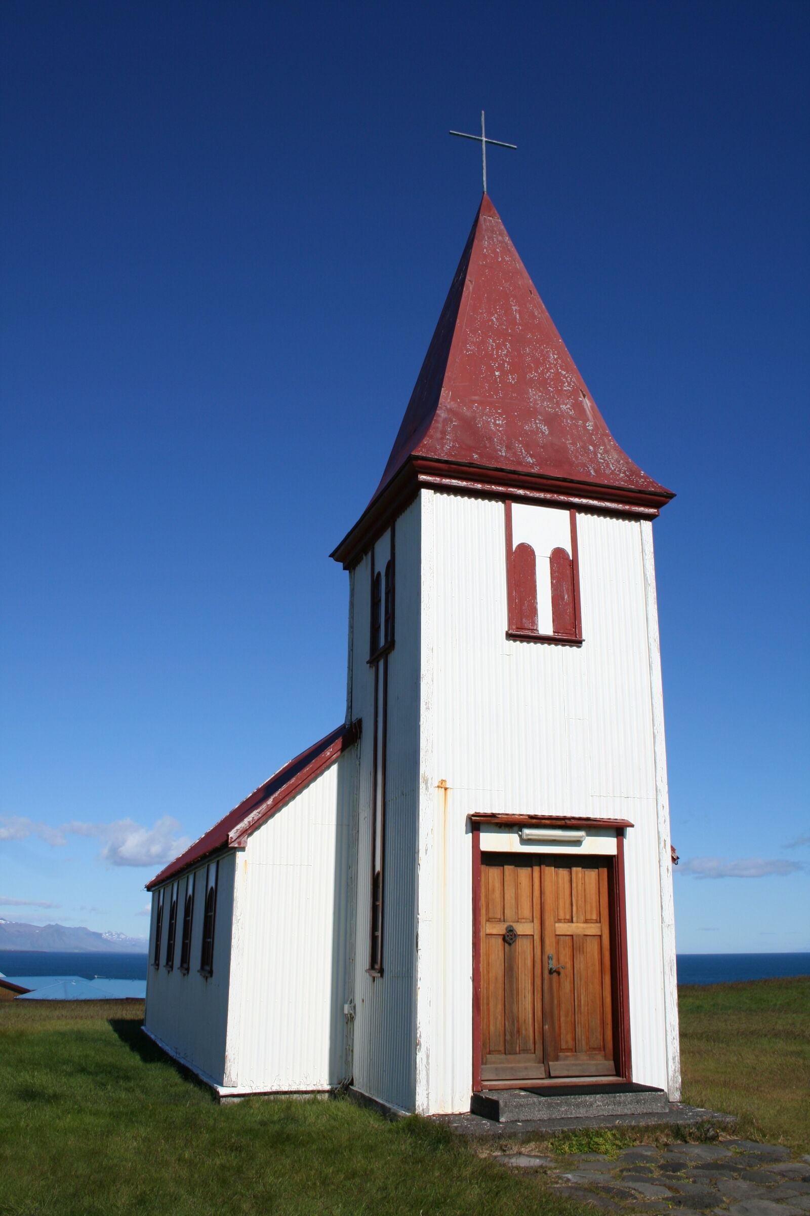 Canon EOS 350D (EOS Digital Rebel XT / EOS Kiss Digital N) sample photo. Iceland, church, christianity photography
