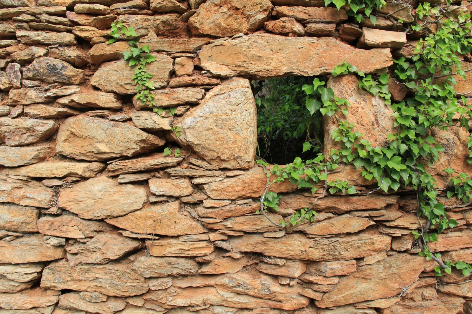 Canon EF-S 18-200mm F3.5-5.6 IS sample photo. Historic, structure, rocks photography