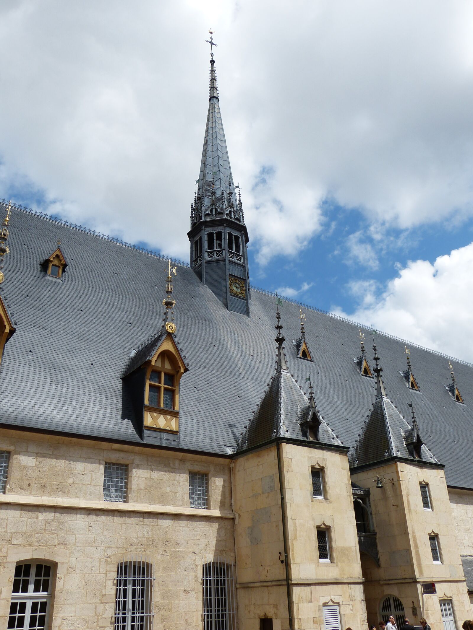 Panasonic Lumix DMC-FZ150 sample photo. Beaune, france, burgundy photography