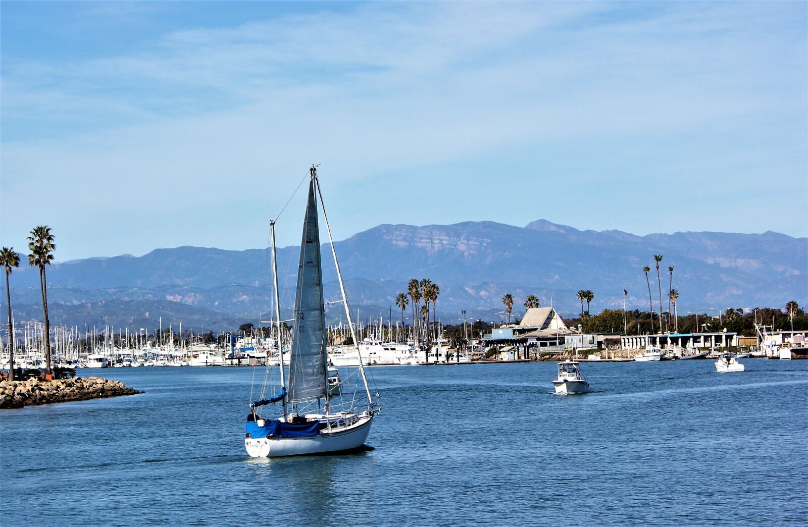 Canon EOS 550D (EOS Rebel T2i / EOS Kiss X4) sample photo. Sailboat, channel island, harbor photography