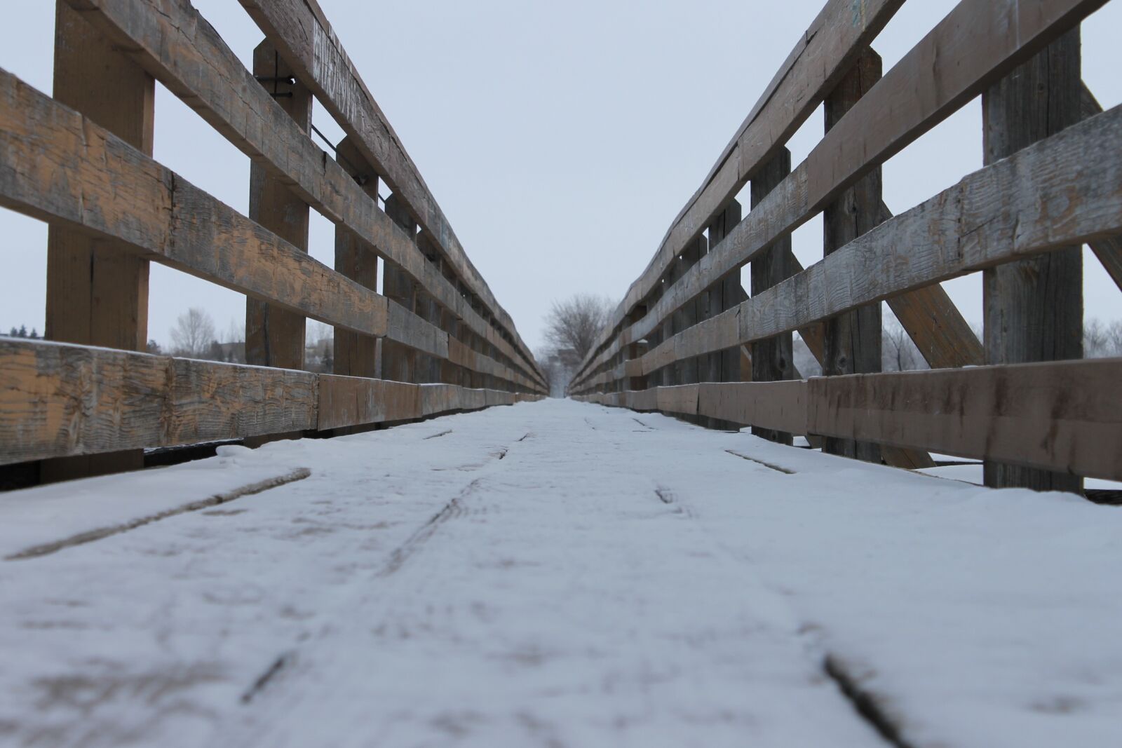 Canon EOS 1100D (EOS Rebel T3 / EOS Kiss X50) sample photo. Bridge, narrow, river photography
