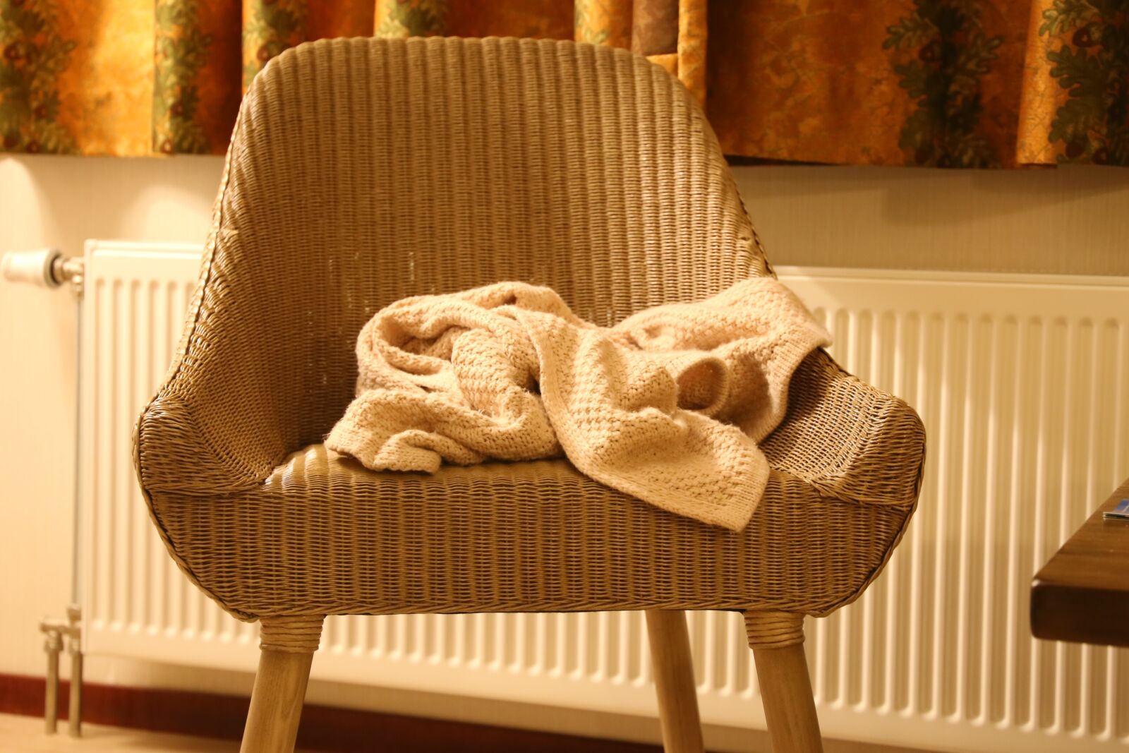Canon EF 24-105mm F3.5-5.6 IS STM sample photo. Cosy, chair, interior photography