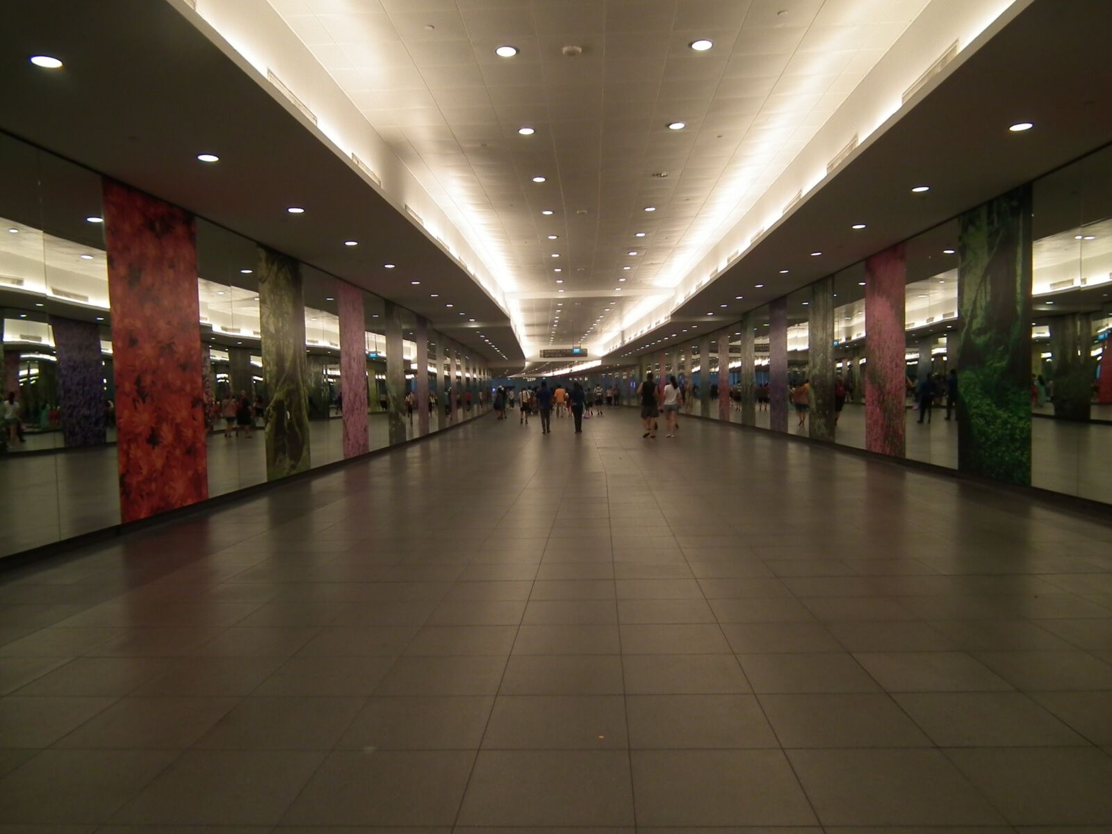 FujiFilm FinePix HS10 (FinePix HS11) sample photo. Mrt system, concourse, singapore photography