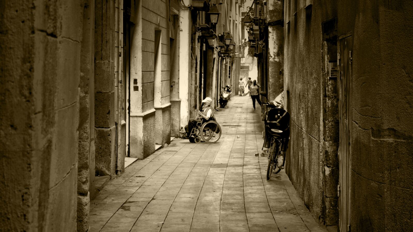 Nikon D3000 sample photo. People, street, old photography