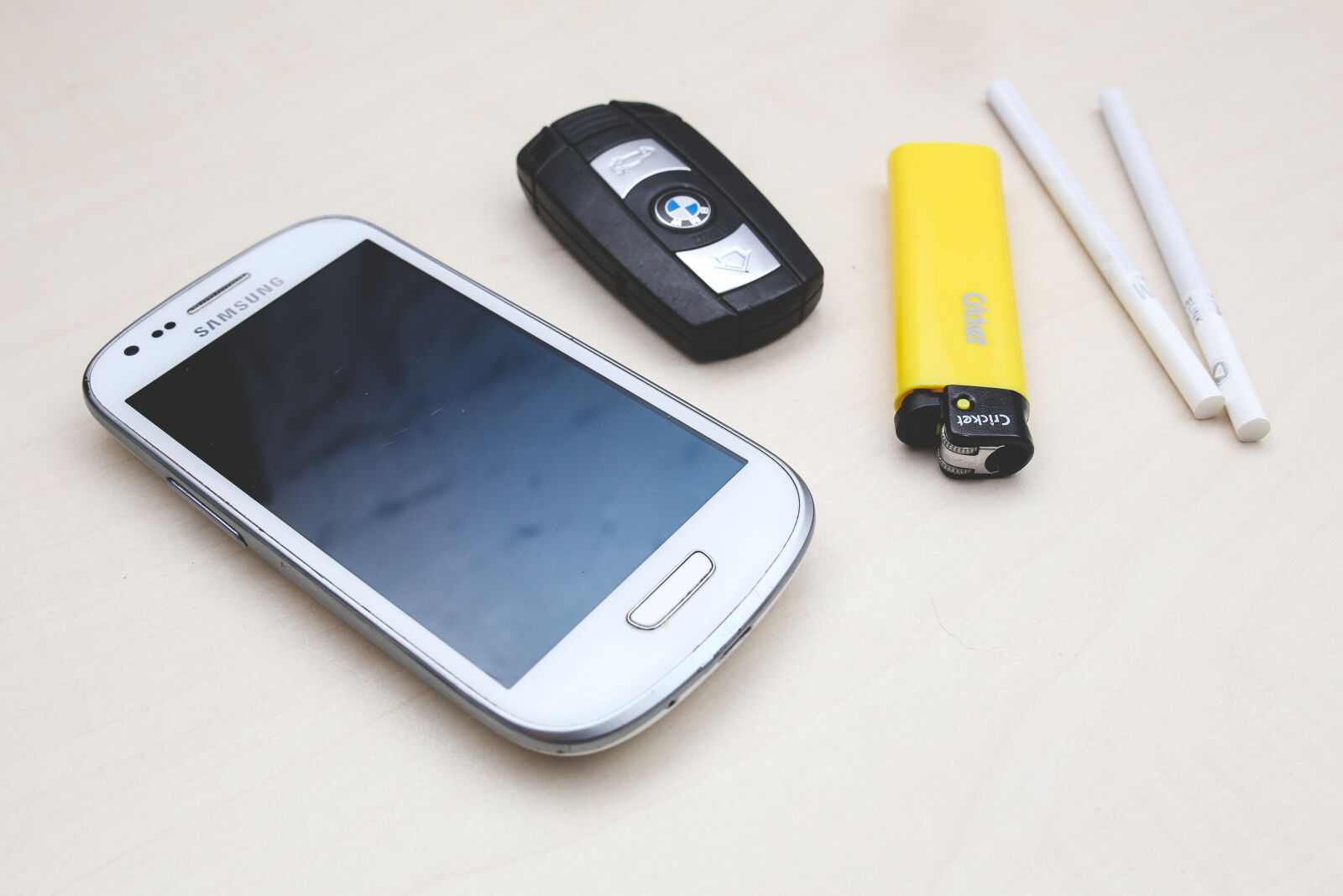 Canon EOS 6D + Sigma 35mm F1.4 DG HSM Art sample photo. Phone, car, key, lighter photography