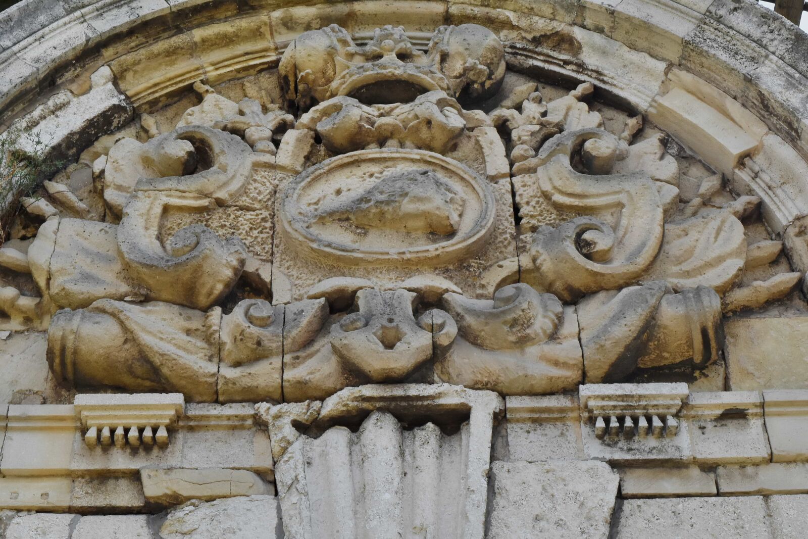 Nikon D5500 sample photo. Arch, ancient, sculpture, carving photography