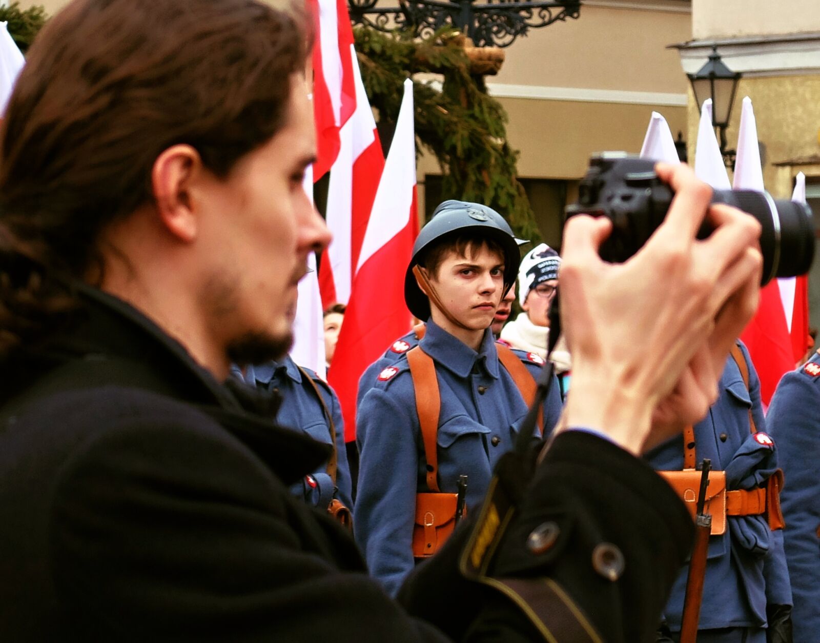 Fujifilm X30 sample photo. Celebration, flag, photographer, soldier photography