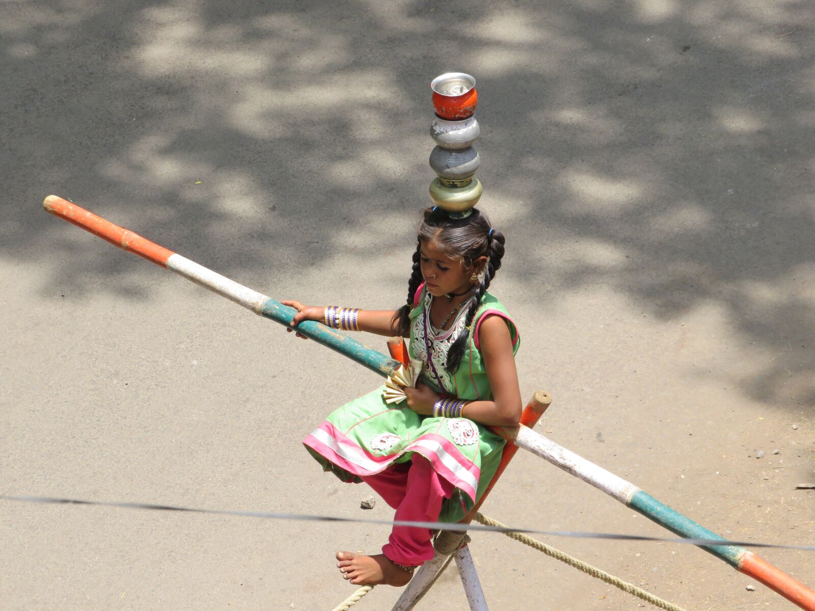 Canon PowerShot SX540 HS sample photo. Show, street show, street photography
