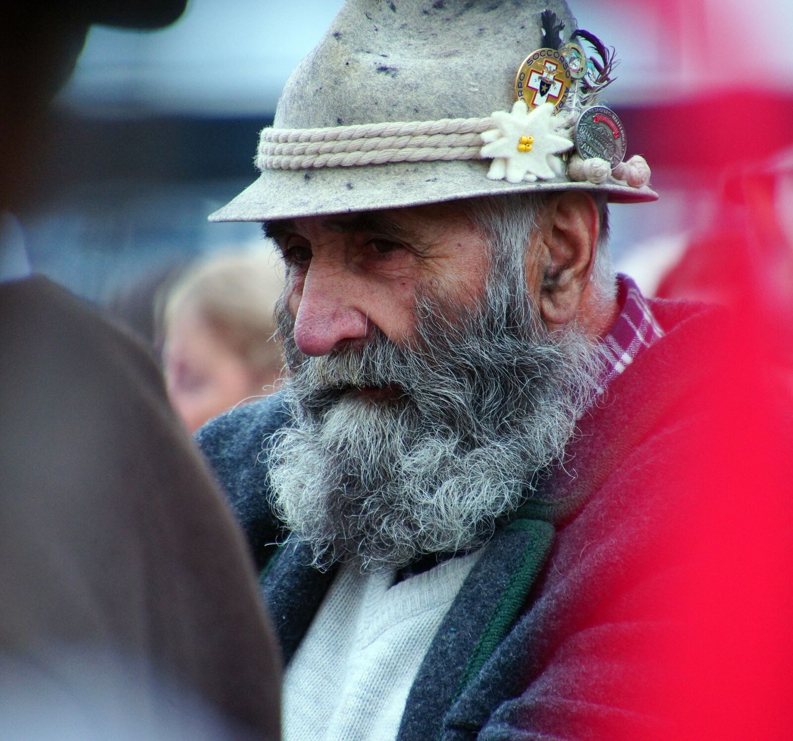 Tamron 16-300mm F3.5-6.3 Di II VC PZD Macro sample photo. Pastor, portrait, man photography