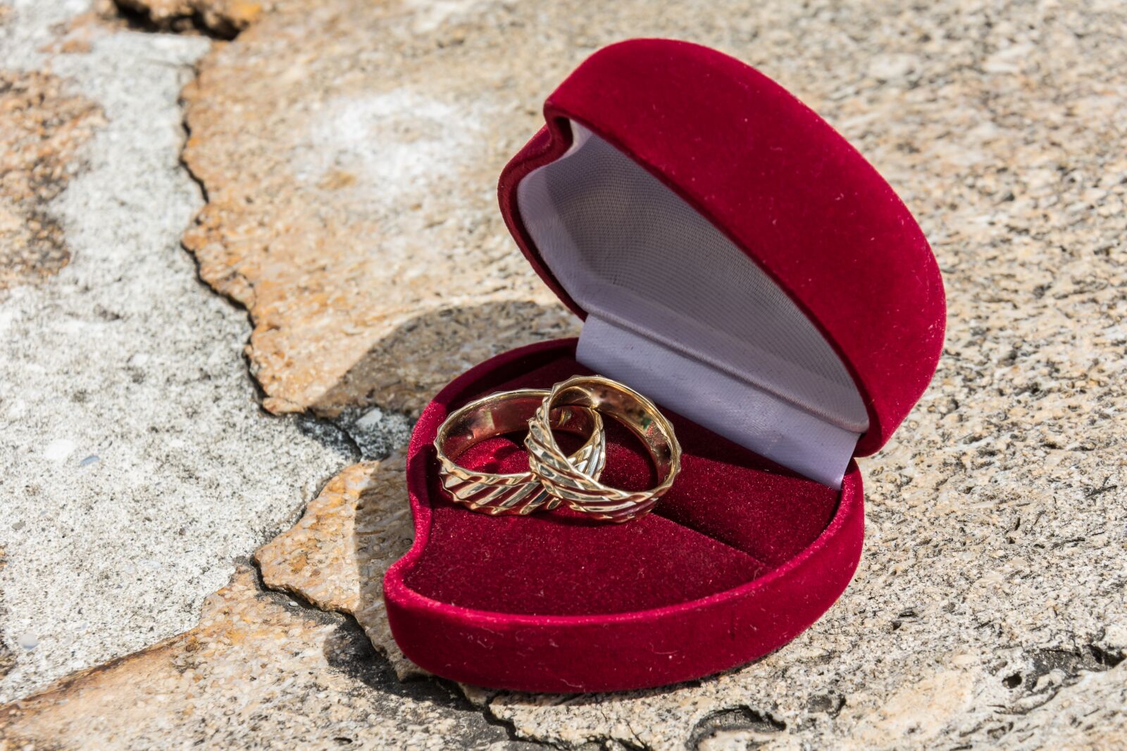Nikon D7200 sample photo. Wedding rings, wedding day photography