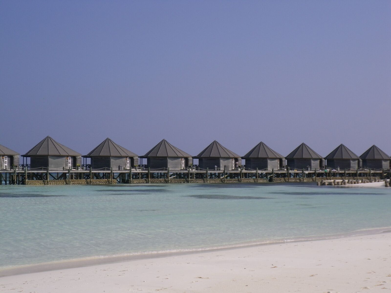 Pentax Optio H90 sample photo. Water villas, maldives, sea photography