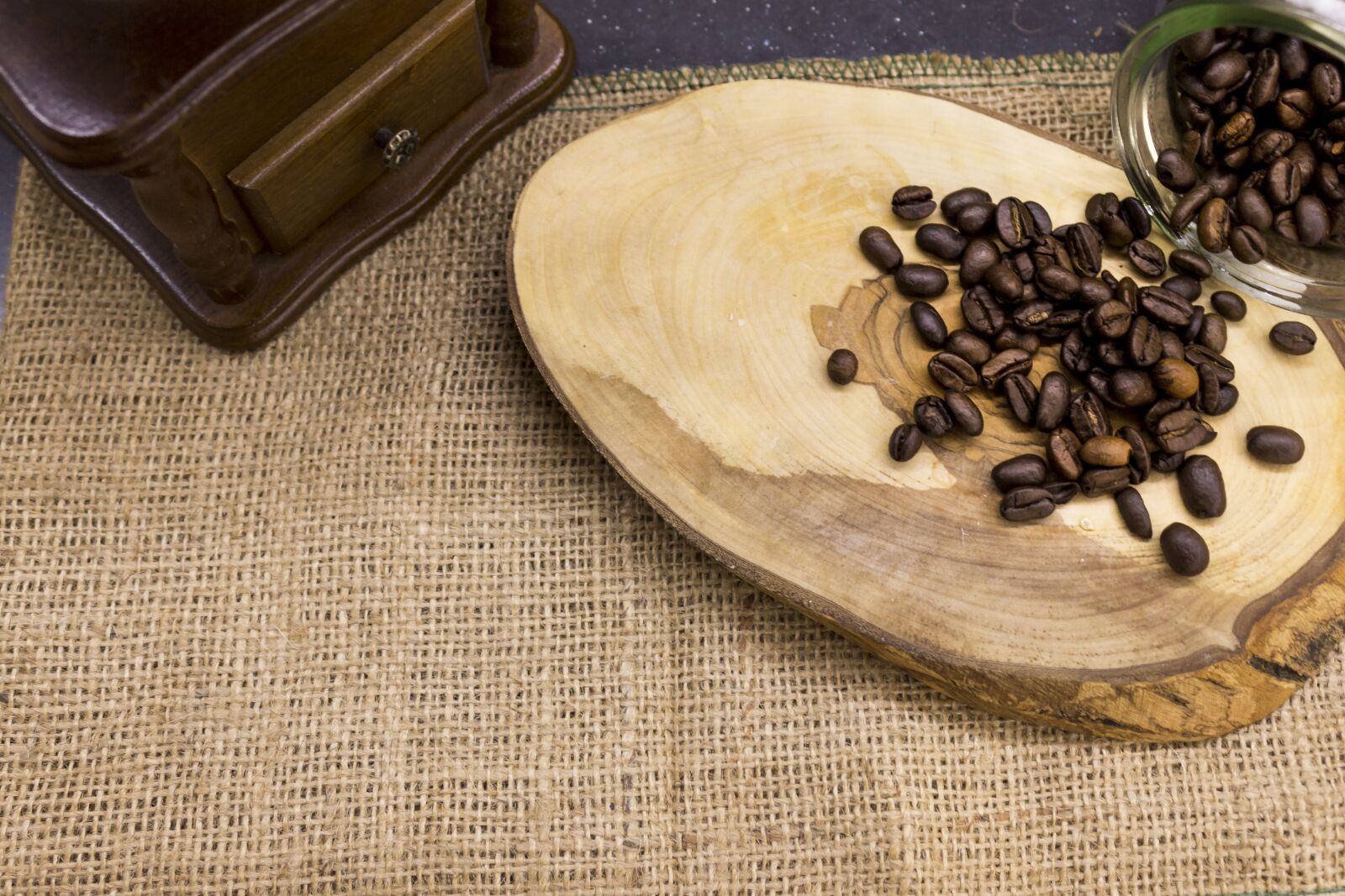 Canon EOS 700D (EOS Rebel T5i / EOS Kiss X7i) sample photo. Coffee, seed, coffee seeds photography