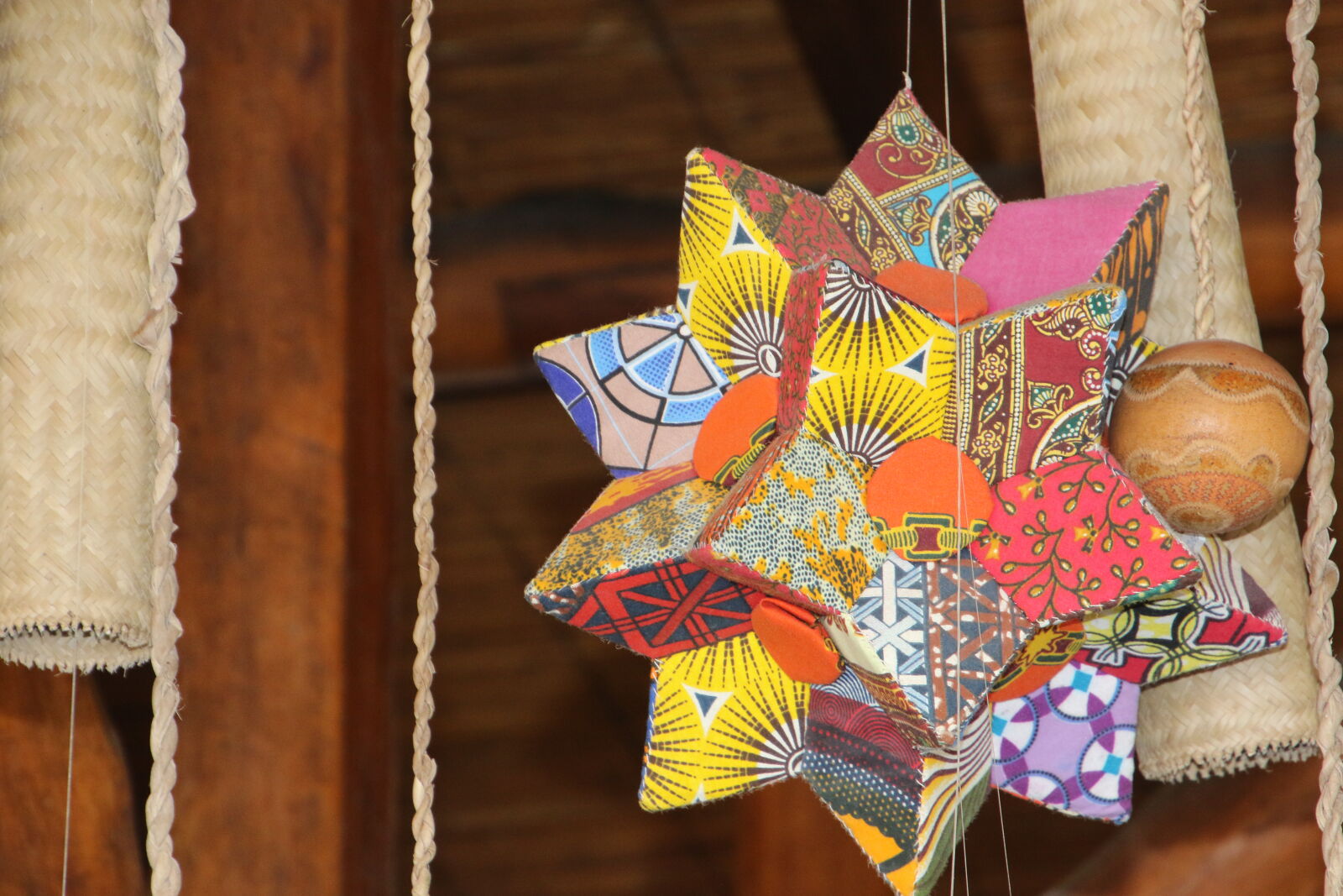 Canon EOS 7D Mark II sample photo. Art, colorful, decorations, how photography