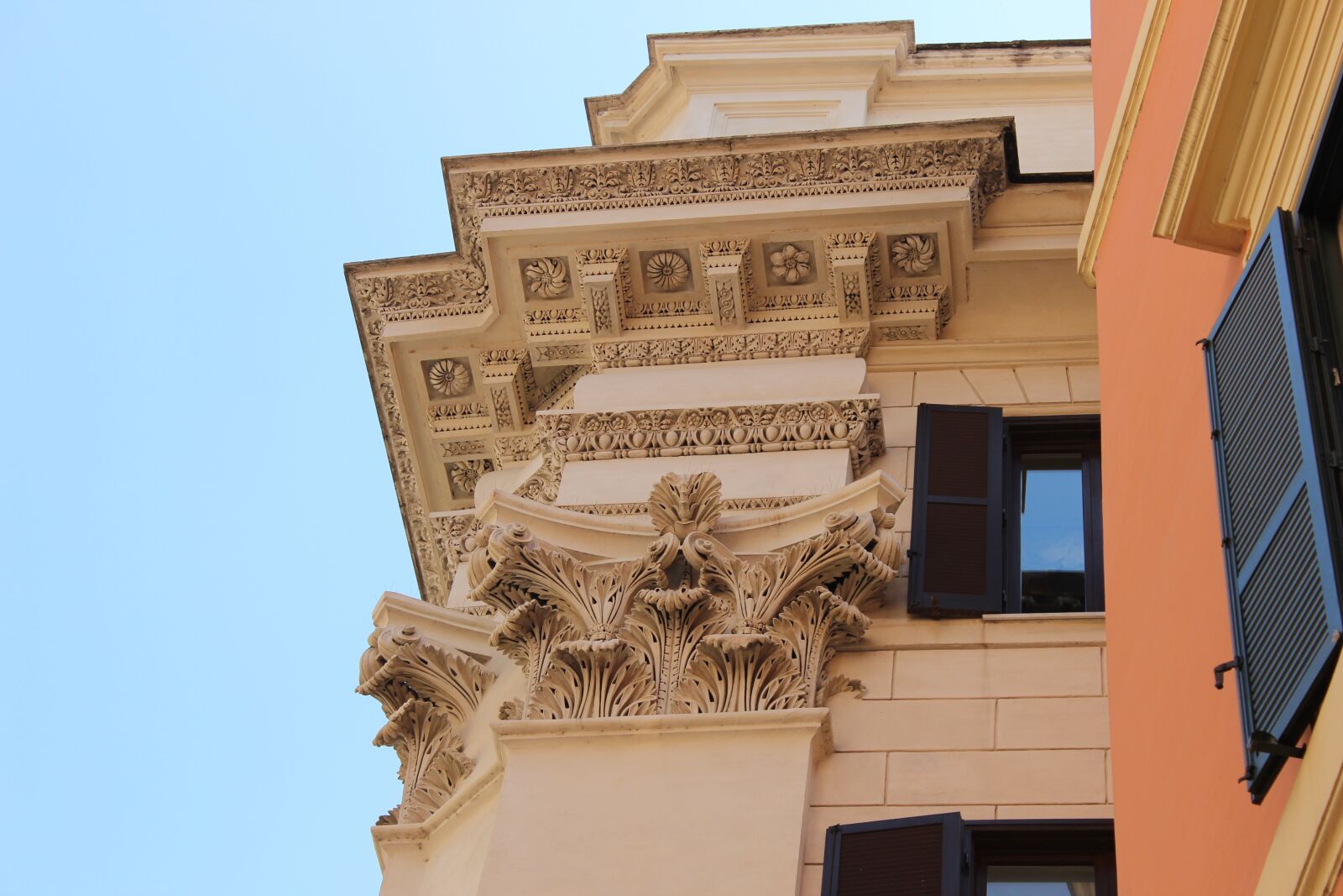 Canon EOS 600D (Rebel EOS T3i / EOS Kiss X5) sample photo. Building, exterior, roma photography