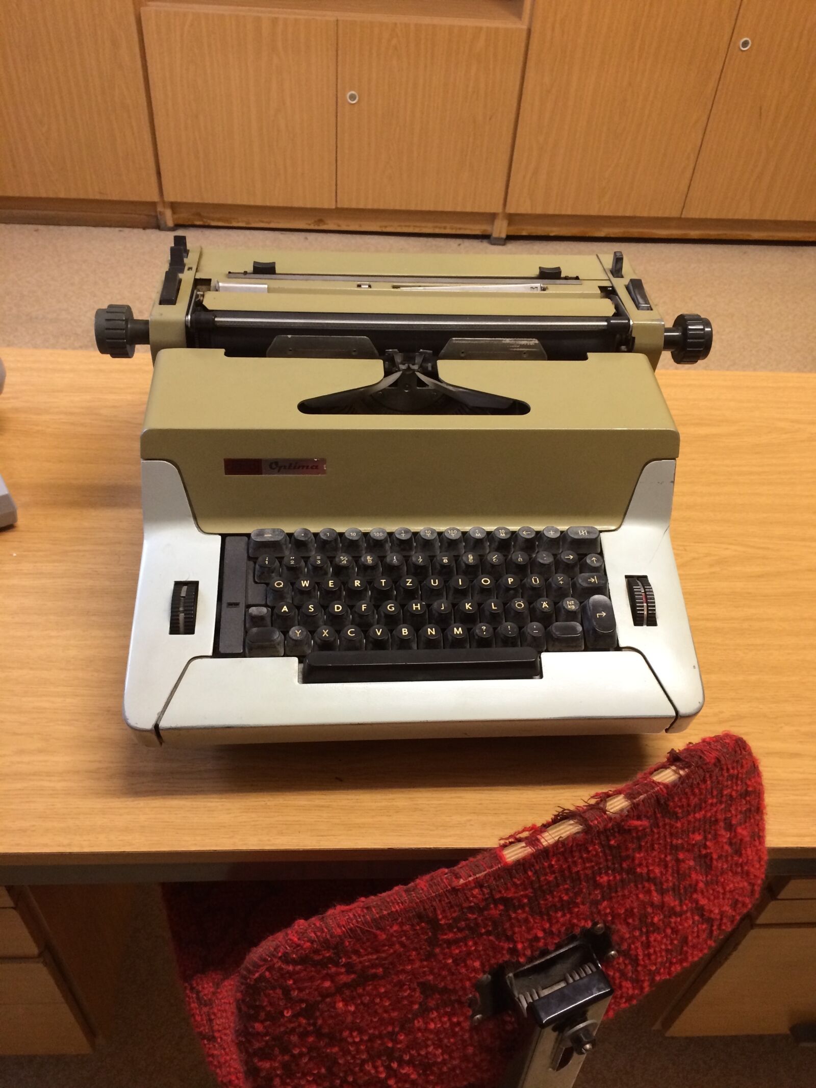 iPhone 5s back camera 4.12mm f/2.2 sample photo. Typewriter, old school, 70 years photography