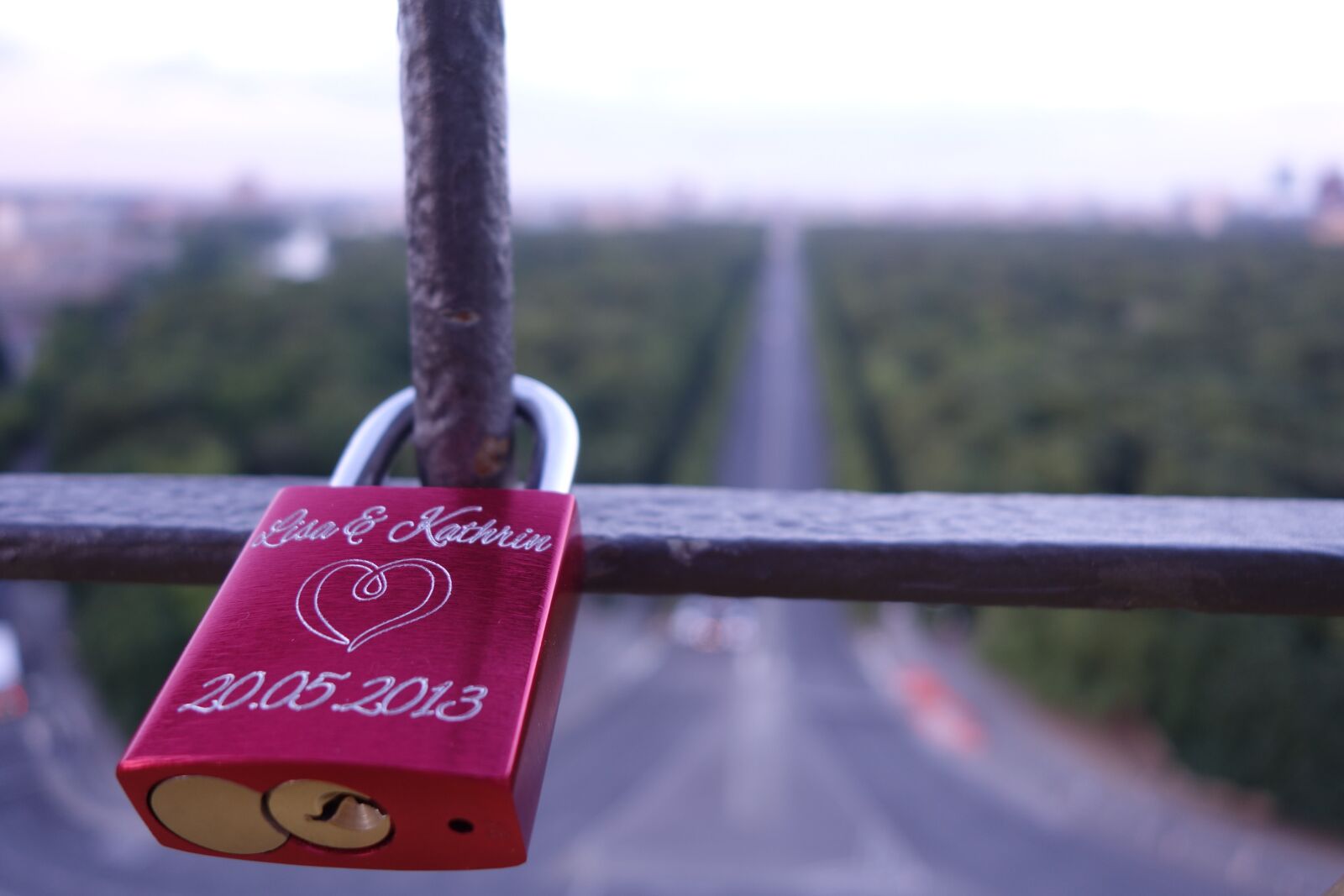 Sony Cyber-shot DSC-RX100 II sample photo. Padlock, romantic, rust photography