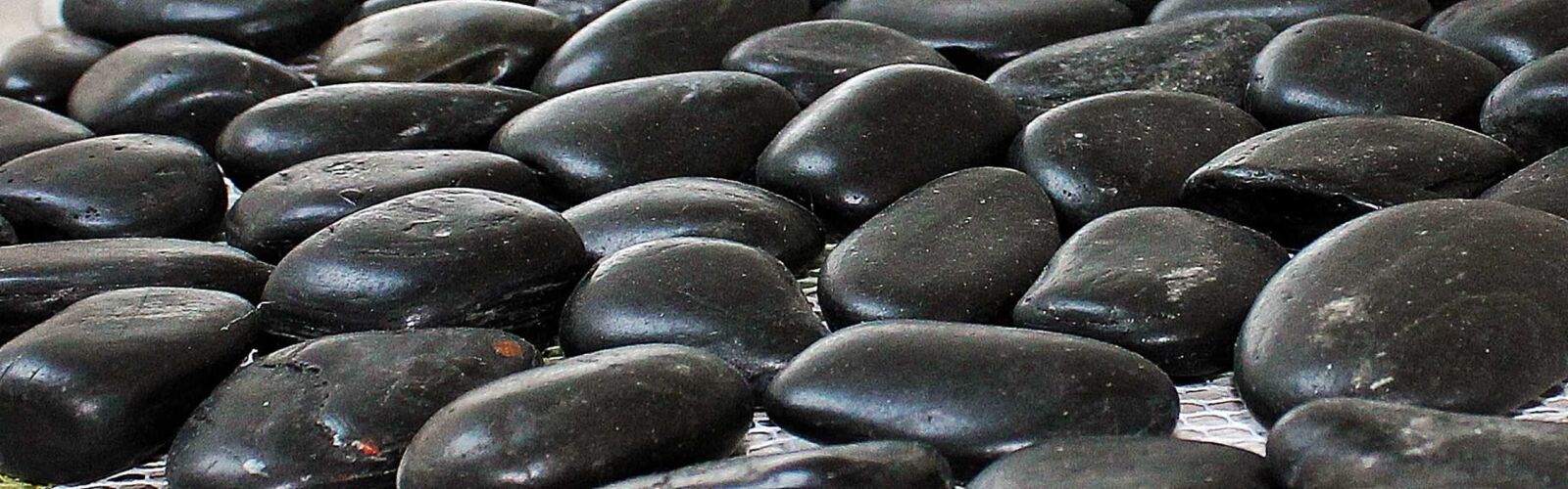 Canon EOS 550D (EOS Rebel T2i / EOS Kiss X4) sample photo. Stone, black, reflection, texture photography