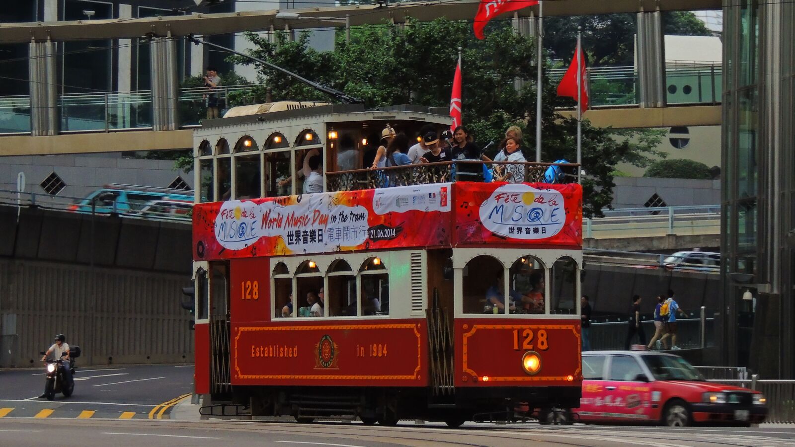 Nikon Coolpix P510 sample photo. Hongkong, tram, asia photography