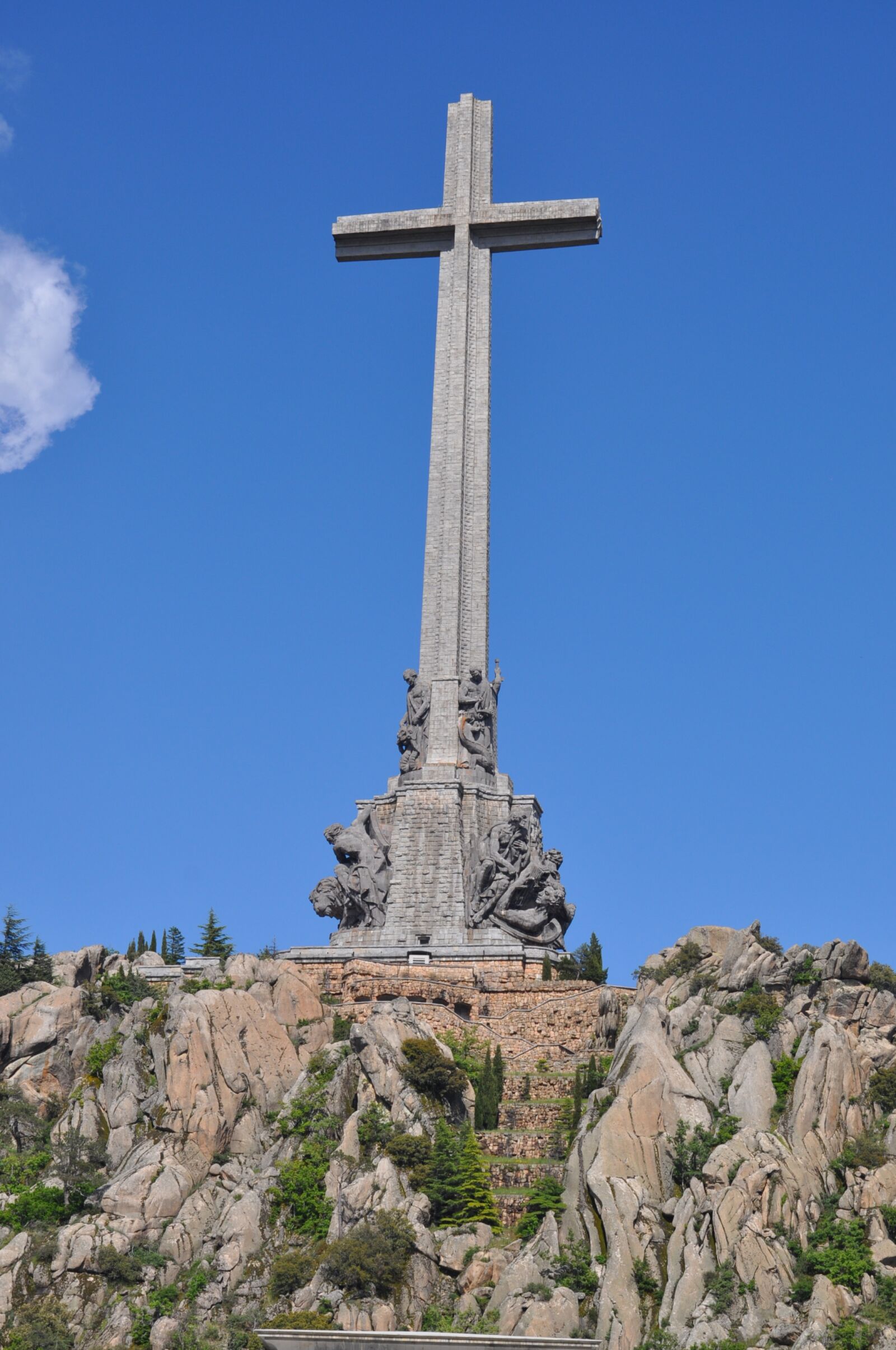 Nikon D5000 sample photo. Cruz, fallen, tomb photography