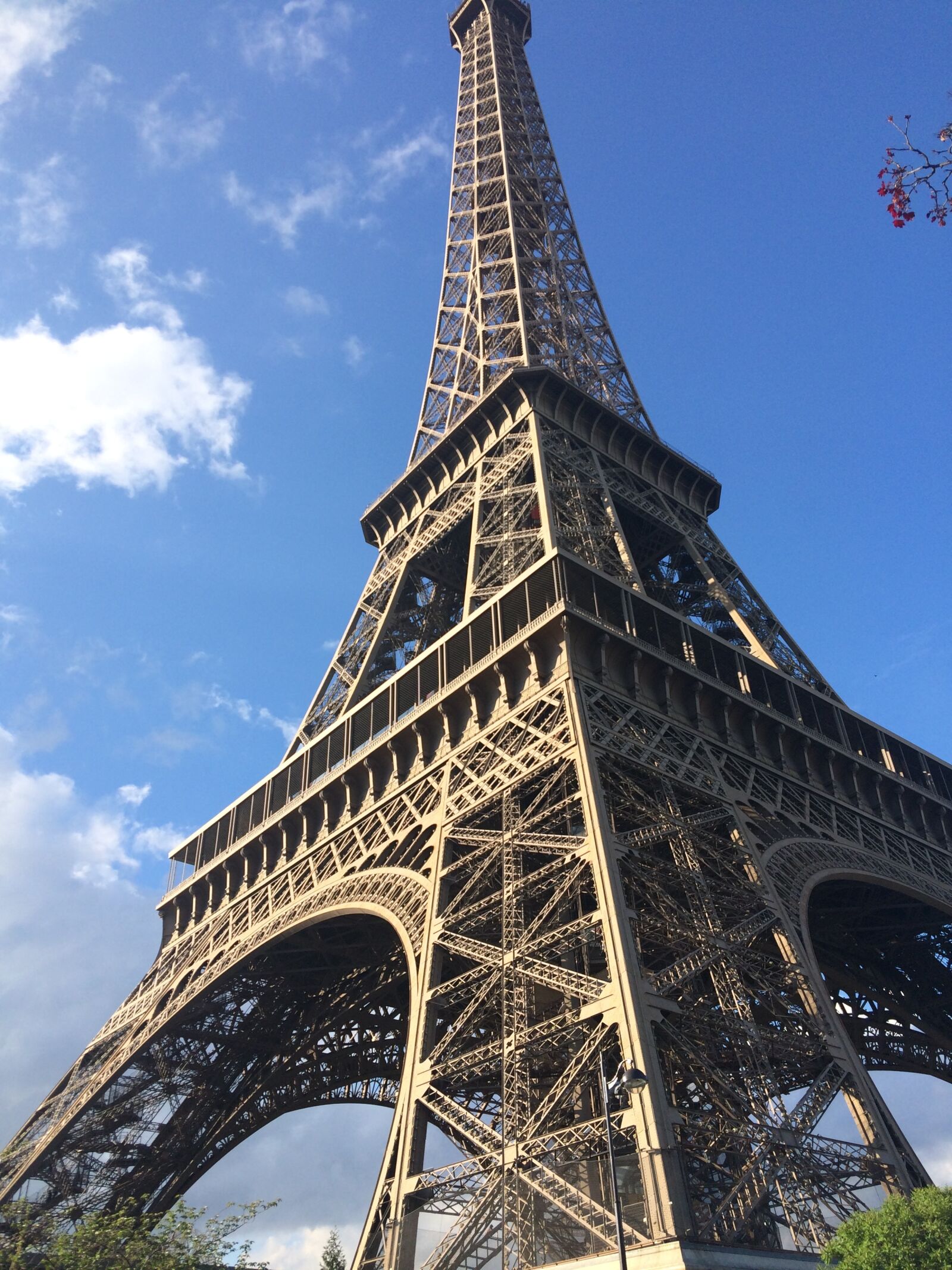 iPhone 5s back camera 4.15mm f/2.2 sample photo. Eiffel tower, paris, travel photography