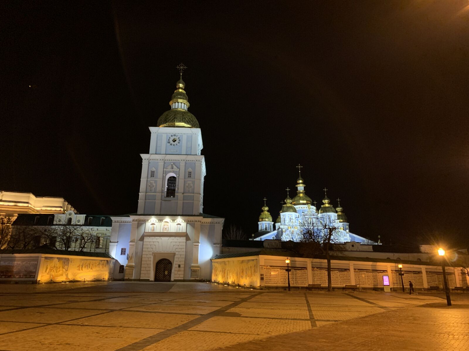 iPhone XS back dual camera 4.25mm f/1.8 sample photo. Kyiv, sofia, square photography