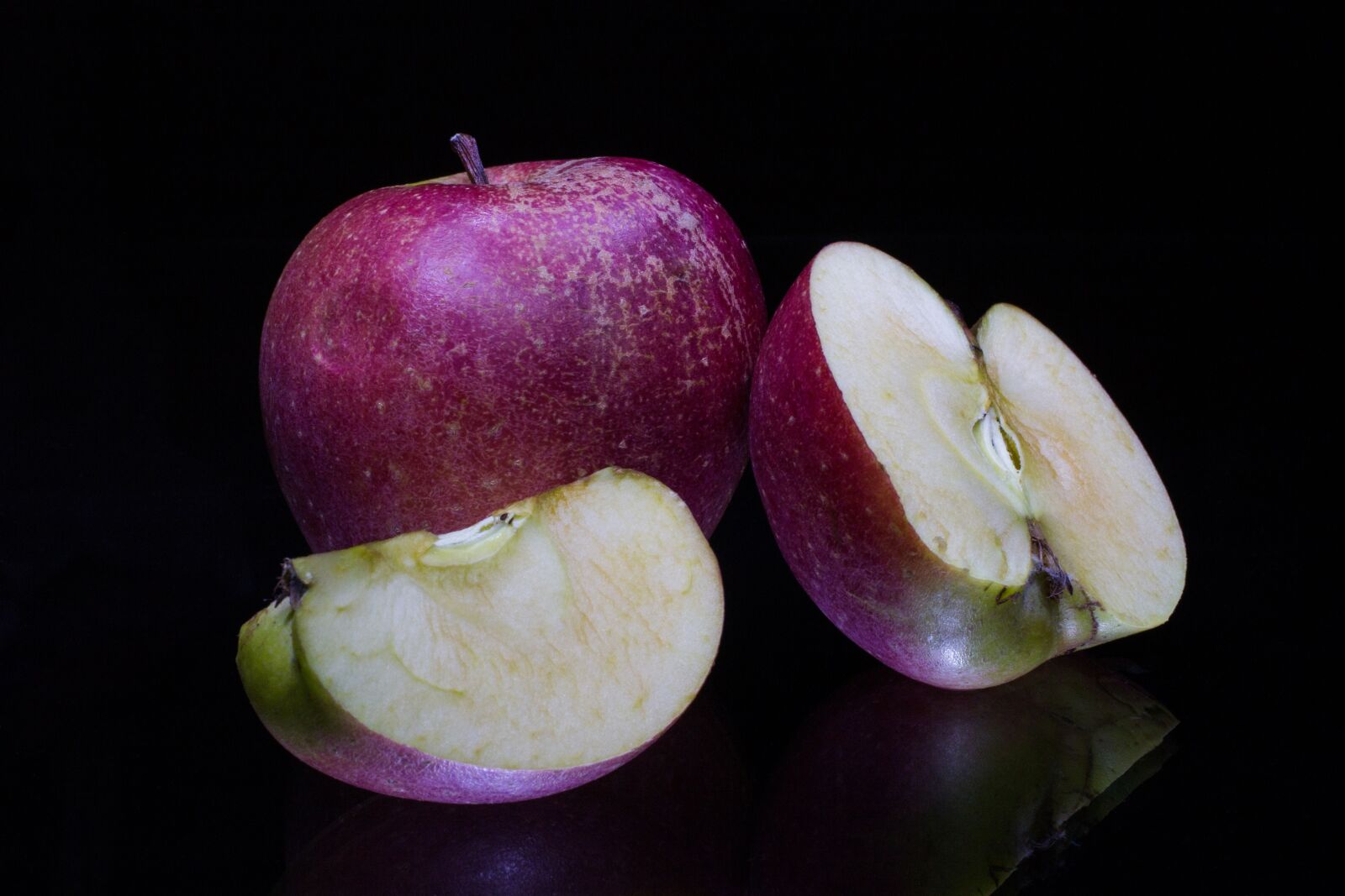 Canon EOS 100D (EOS Rebel SL1 / EOS Kiss X7) sample photo. Apple, apples, vitamins photography