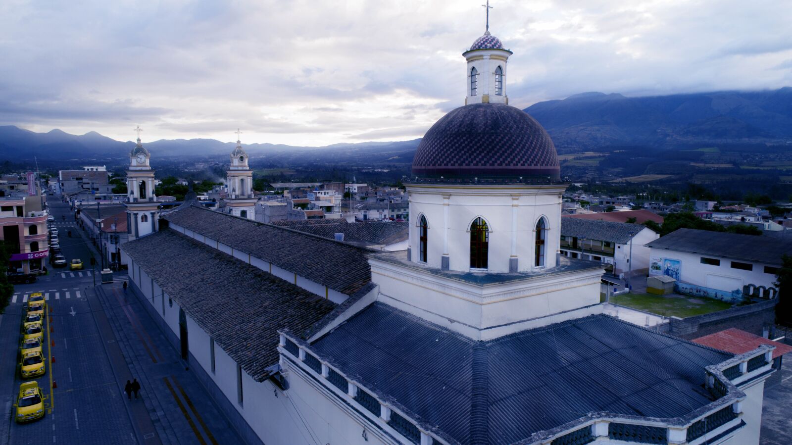 DJI FC6310 sample photo. Church, of, atuntaqui photography