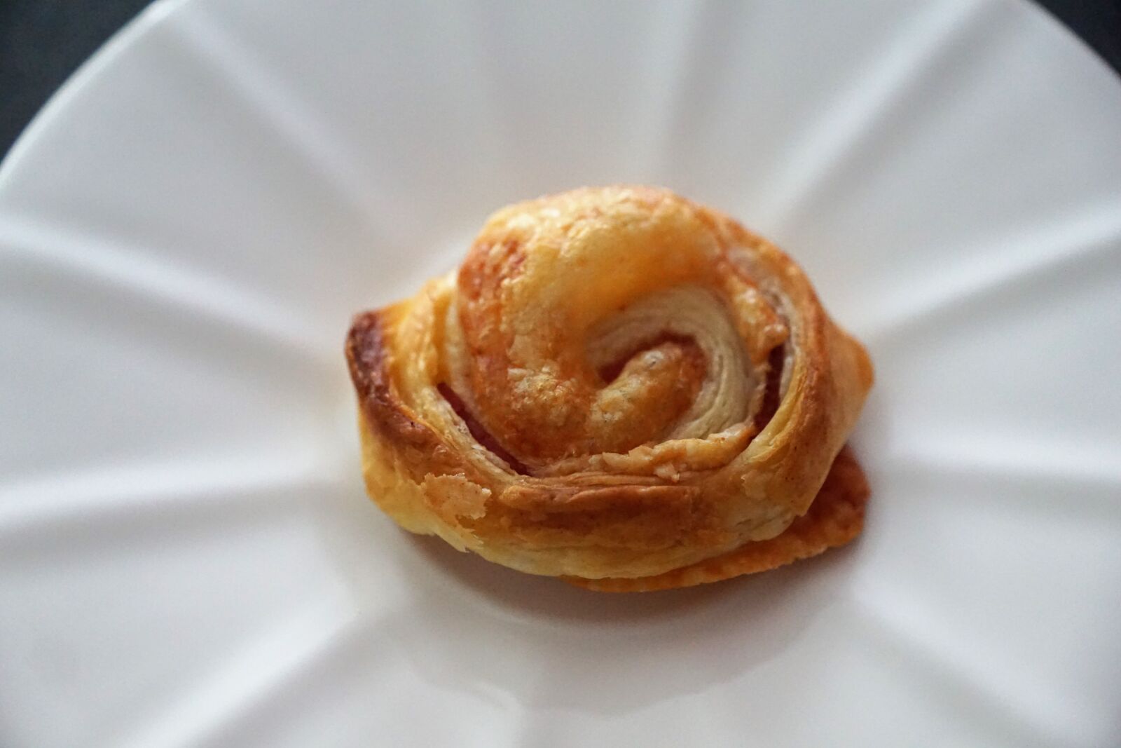 Sony ILCA-77M2 + Sony DT 16-50mm F2.8 SSM sample photo. Puff pastry, flower, bake photography
