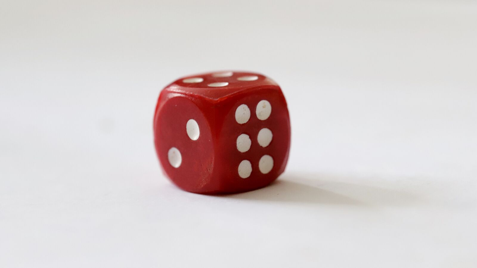 Canon EOS 6D Mark II sample photo. Red, cube, play photography
