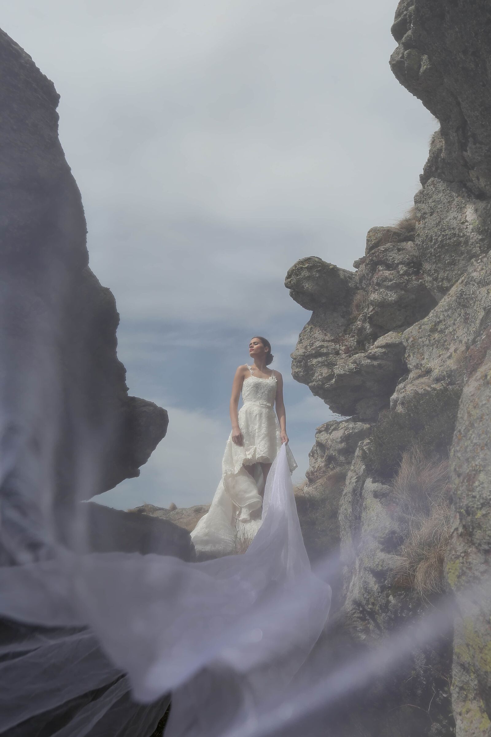 Canon EF 16-35mm F2.8L II USM sample photo. Wedding dress, veil, long photography