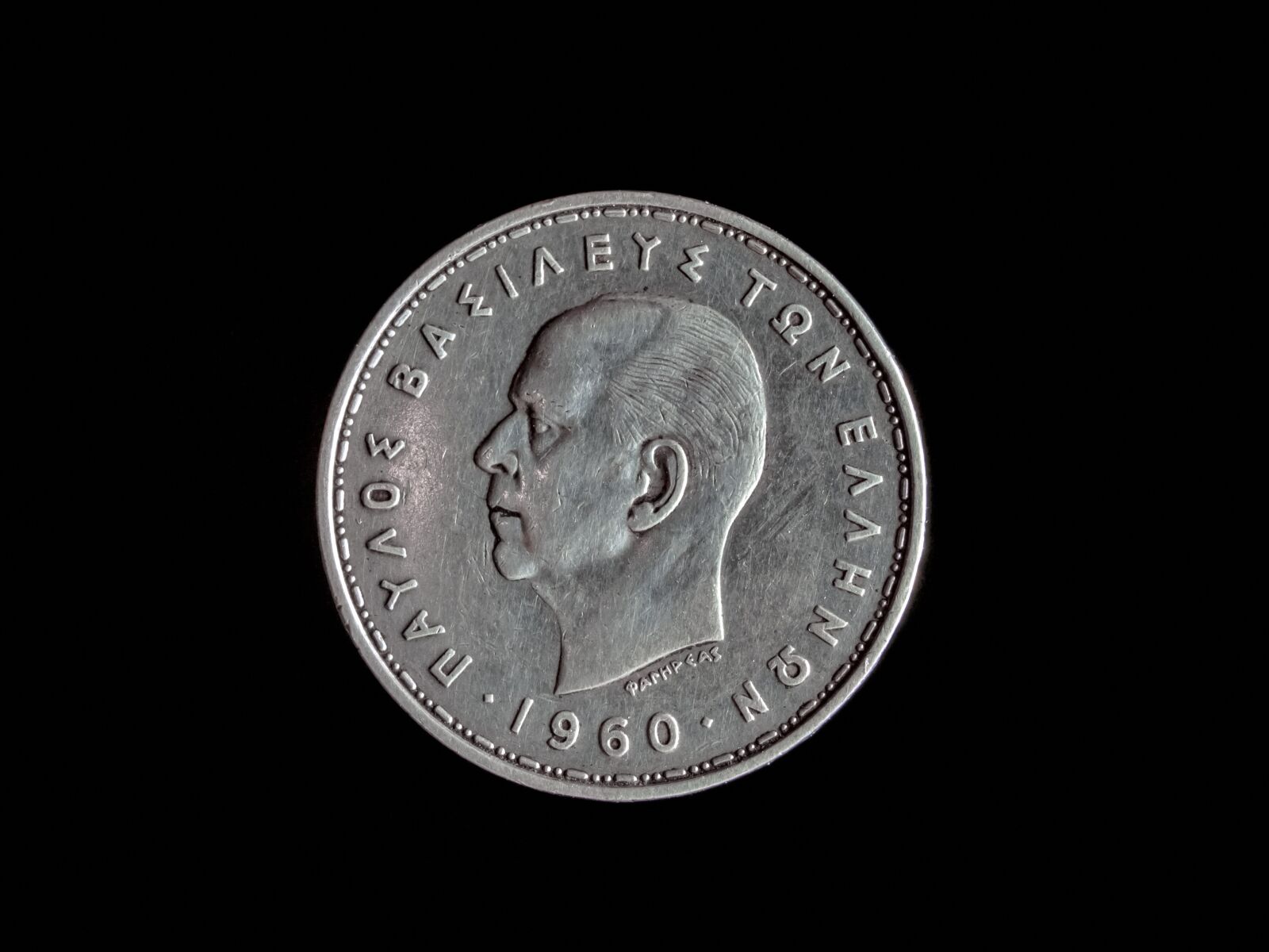 Olympus E-520 (EVOLT E-520) sample photo. Money, coins, gold photography