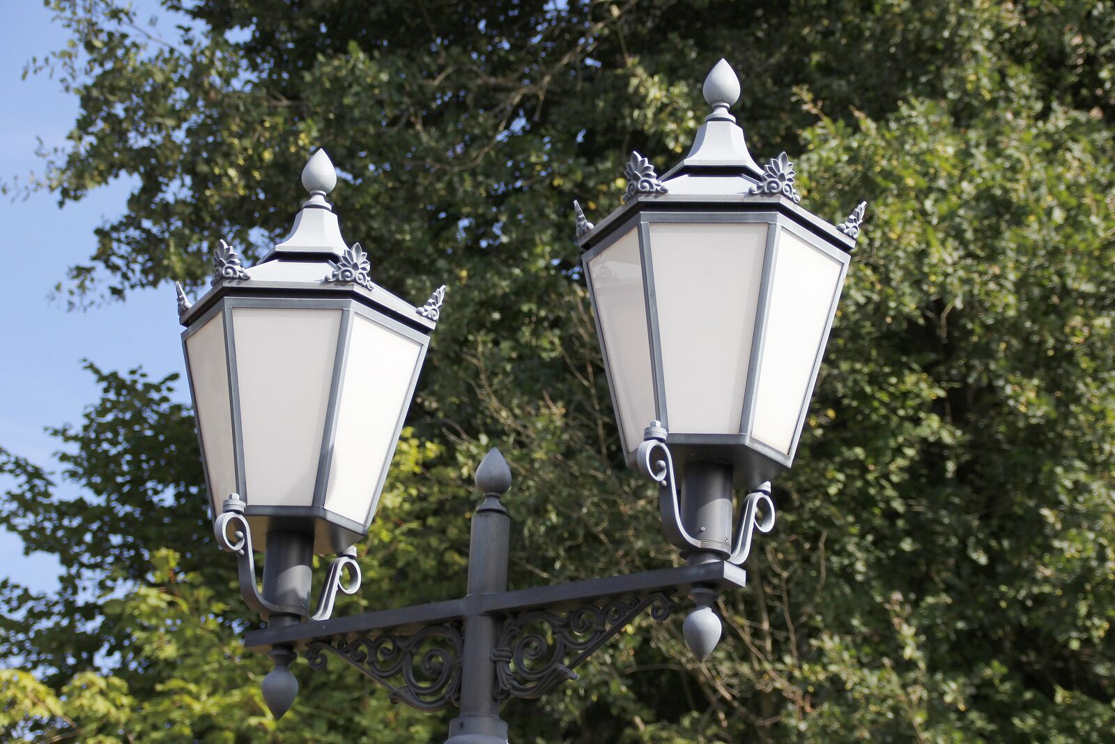 Canon EOS 700D (EOS Rebel T5i / EOS Kiss X7i) sample photo. Lamps, light, nostalgic photography