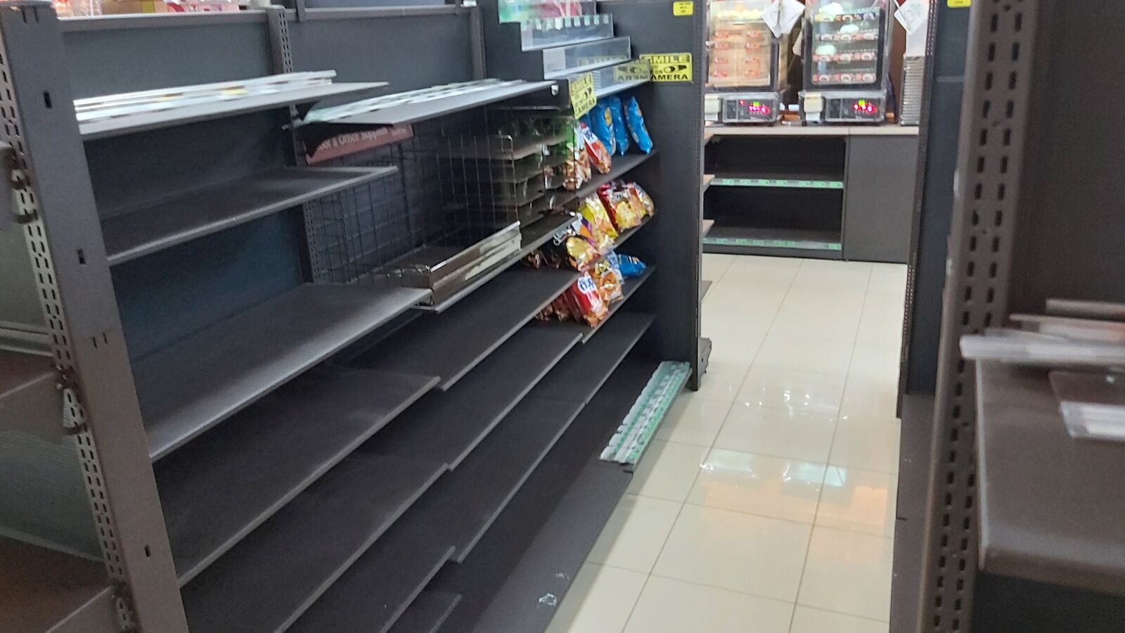 Samsung Galaxy A70 sample photo. Panic buying, covid-19, chaos photography