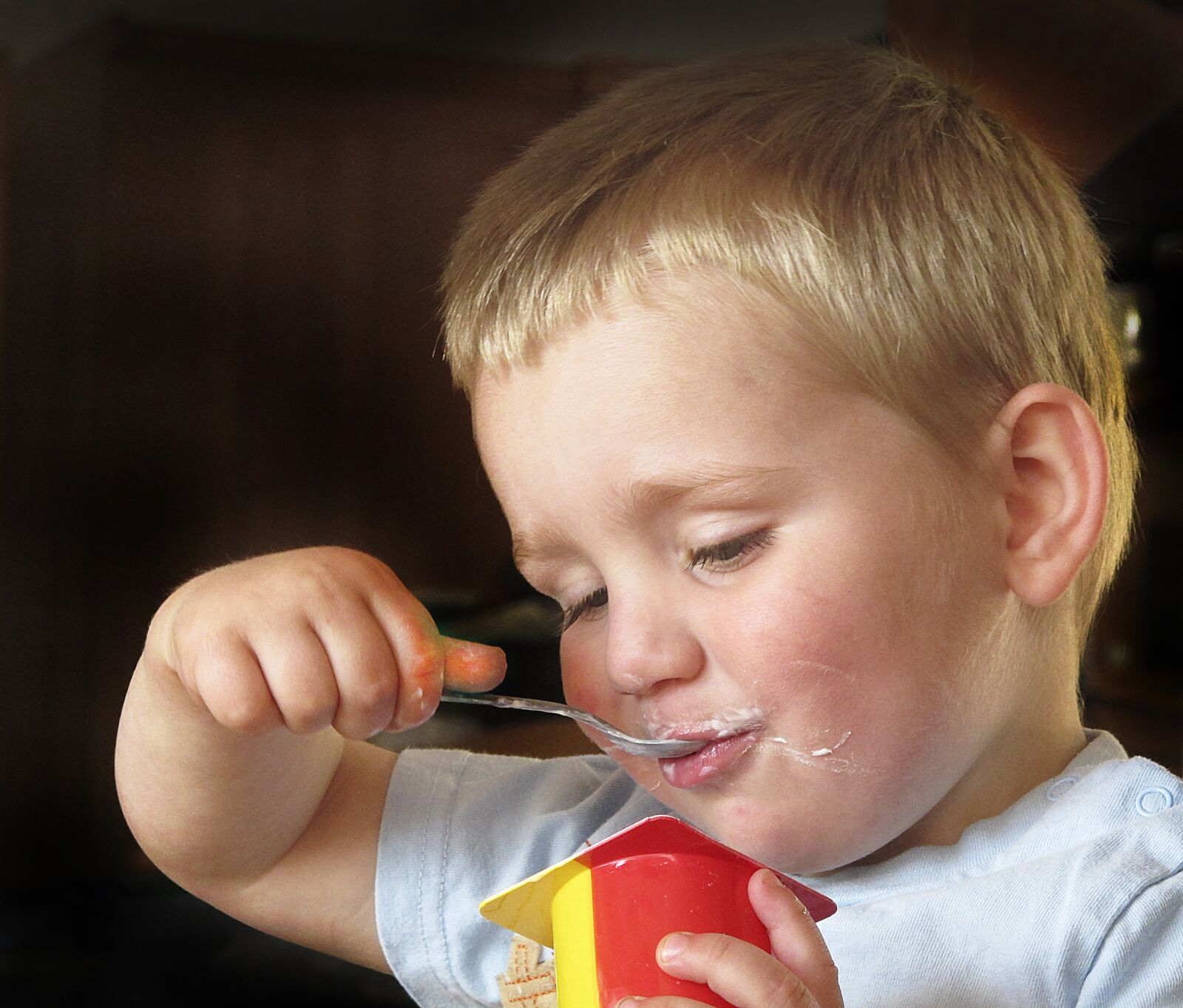 Canon PowerShot G12 sample photo. Boy, nibble, yogurt photography