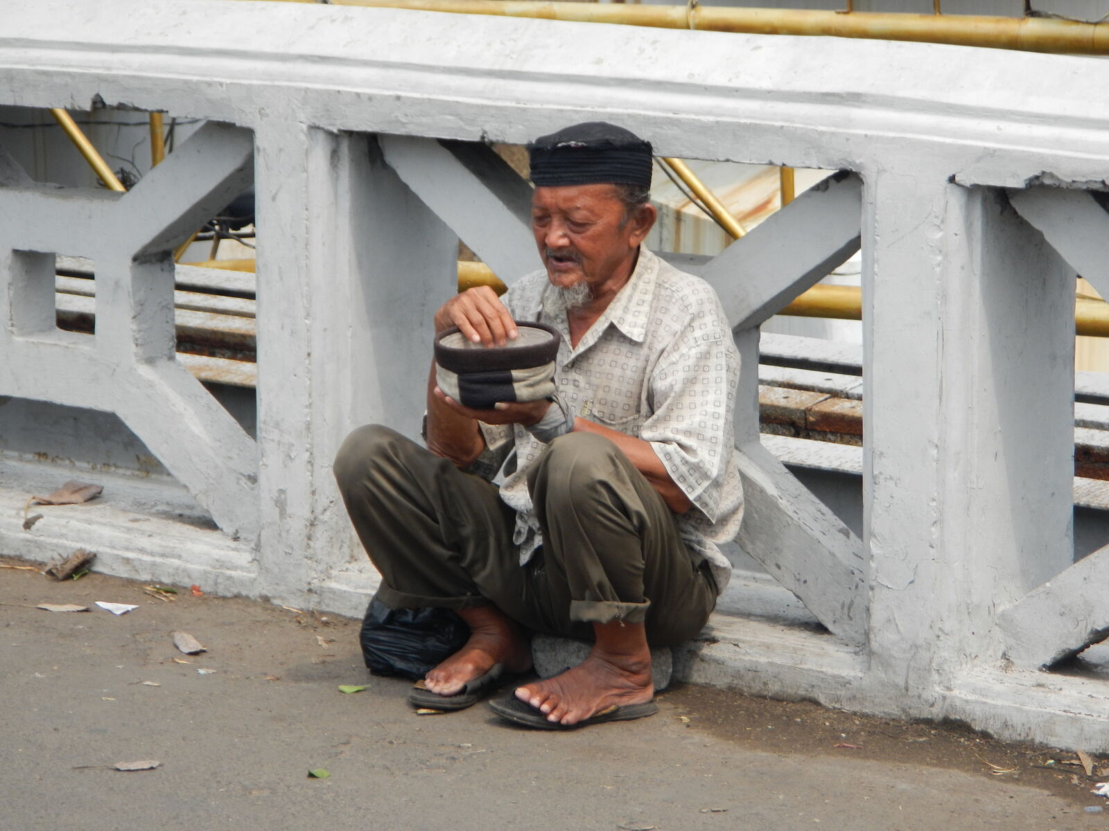Nikon Coolpix AW100 sample photo. Beggar, indonesian, people photography
