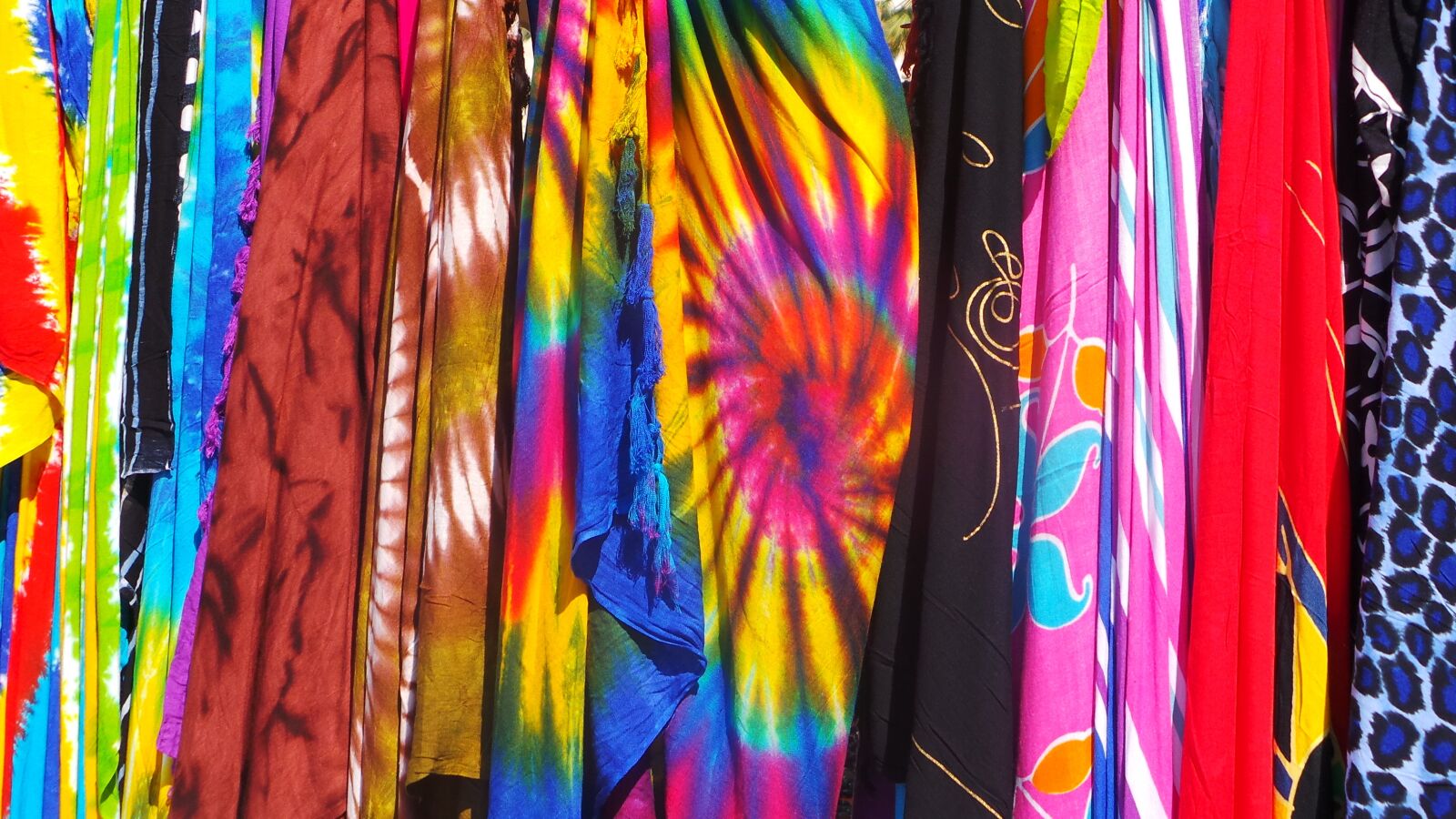 Samsung Galaxy Camera (Wi-Fi) sample photo. Colorful, color, red photography