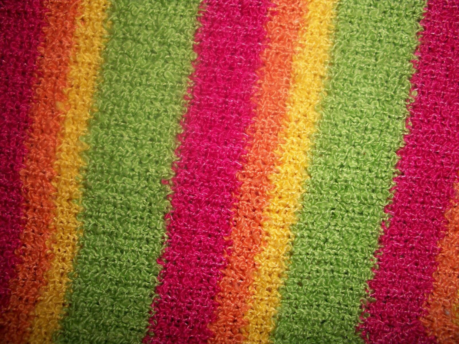 Kodak EASYSHARE M340 DIGITAL CAMERA sample photo. Fabrics, clothes, material photography