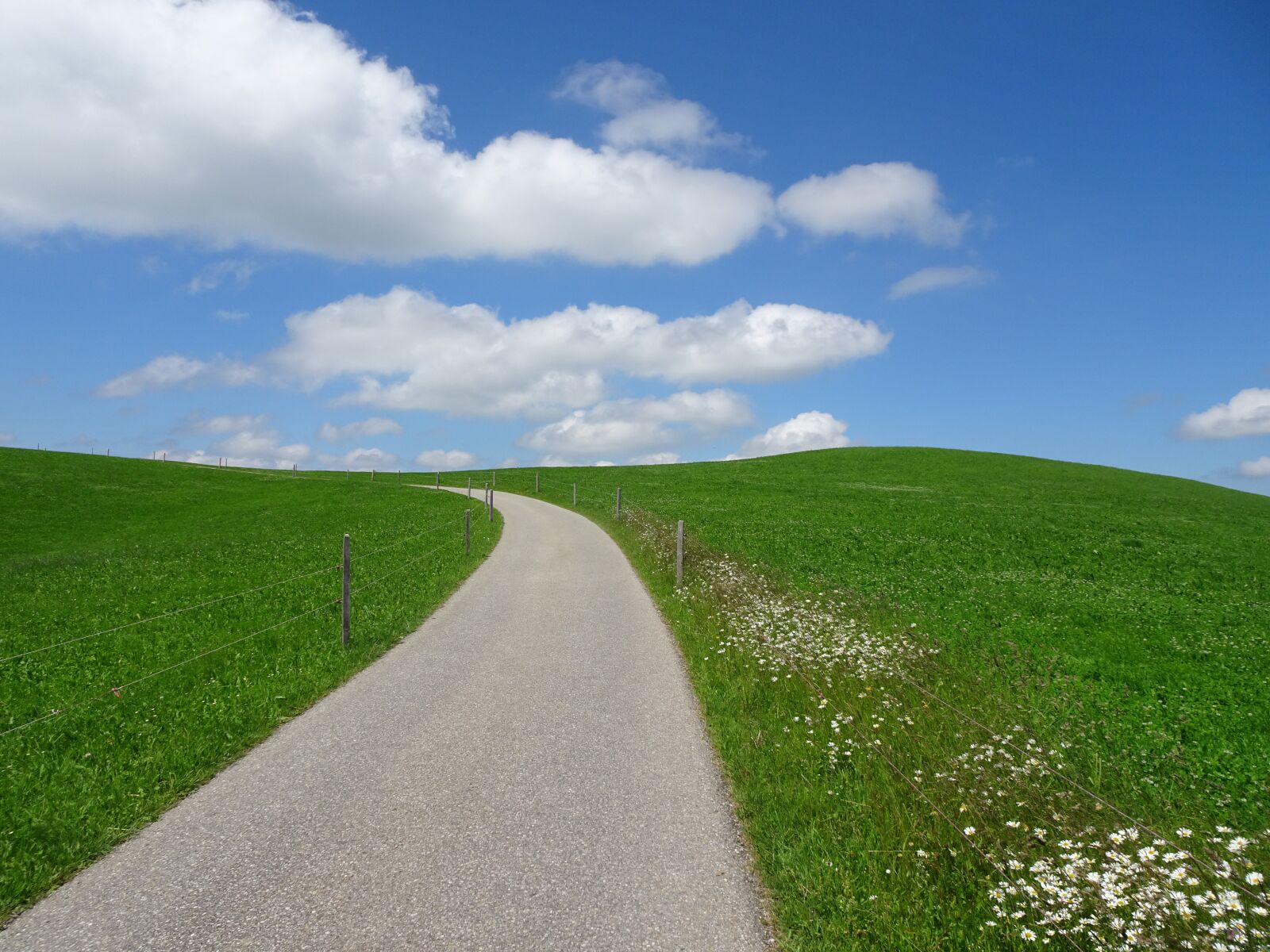 Sony Cyber-shot DSC-HX90V sample photo. Away, horizon, wide photography