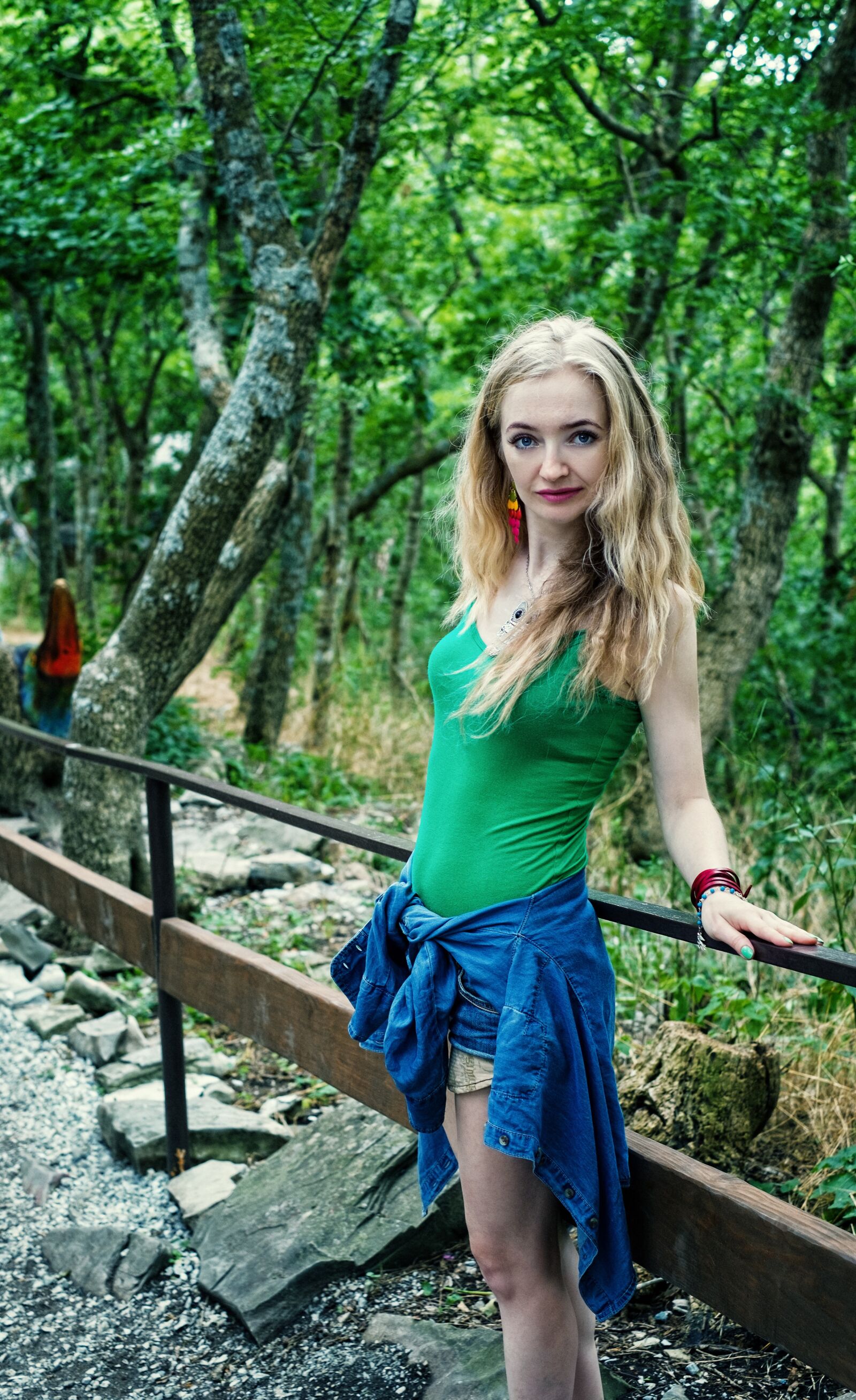 Fujifilm X-E1 + Fujifilm XF 35mm F1.4 R sample photo. Girl, transition, forest photography