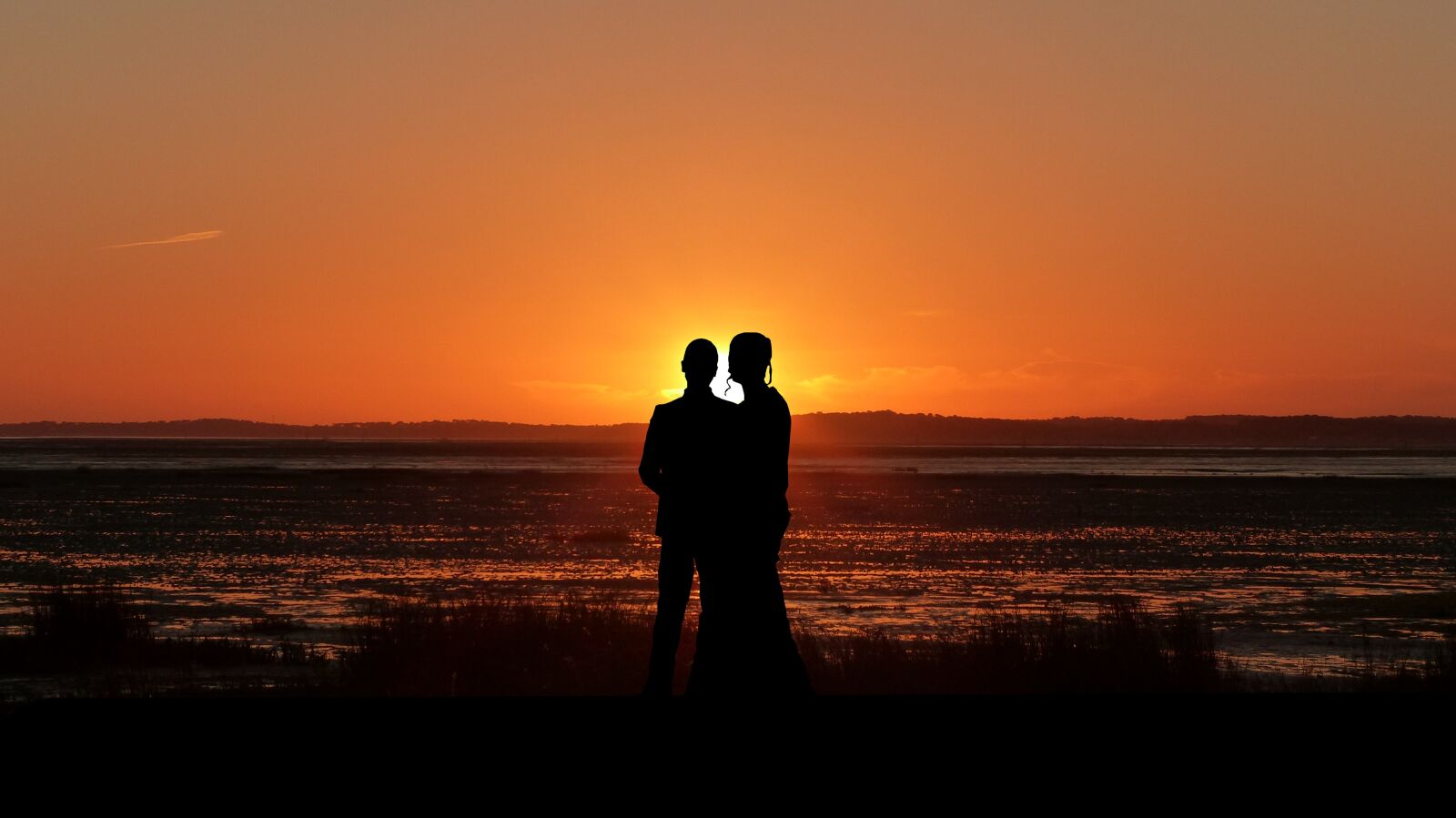 Panasonic Lumix DMC-FZ200 sample photo. Sunset, couple, mary photography