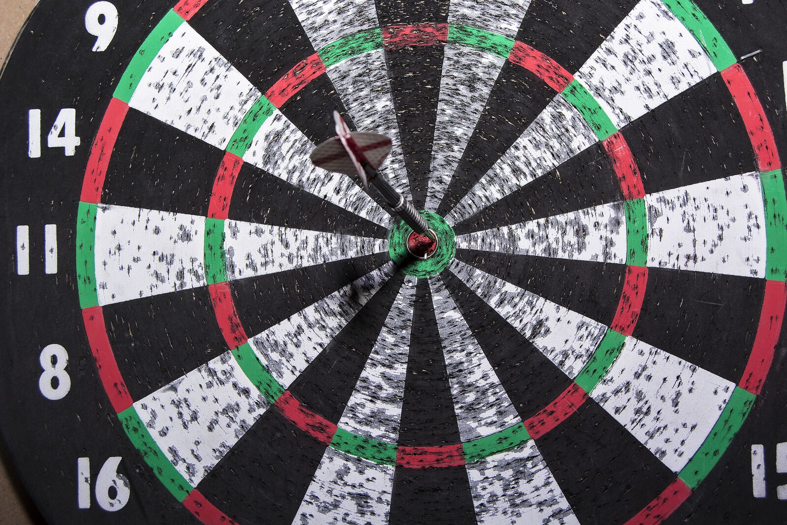 Nikon D5200 sample photo. Dart, arrow, target photography