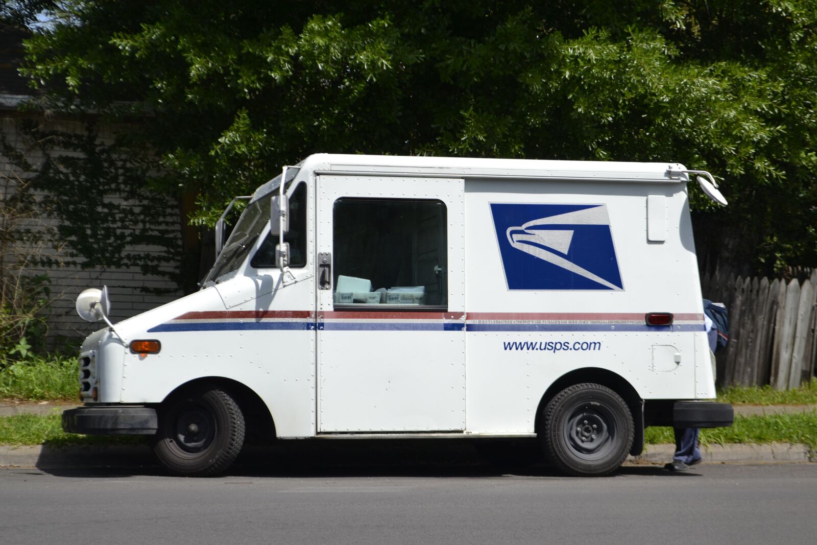 Nikon D3100 sample photo. Mail truck, mail clerk photography