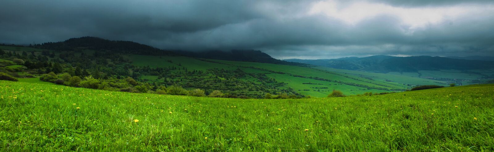 Canon EOS 1200D (EOS Rebel T5 / EOS Kiss X70 / EOS Hi) sample photo. Country, panorama, storm photography