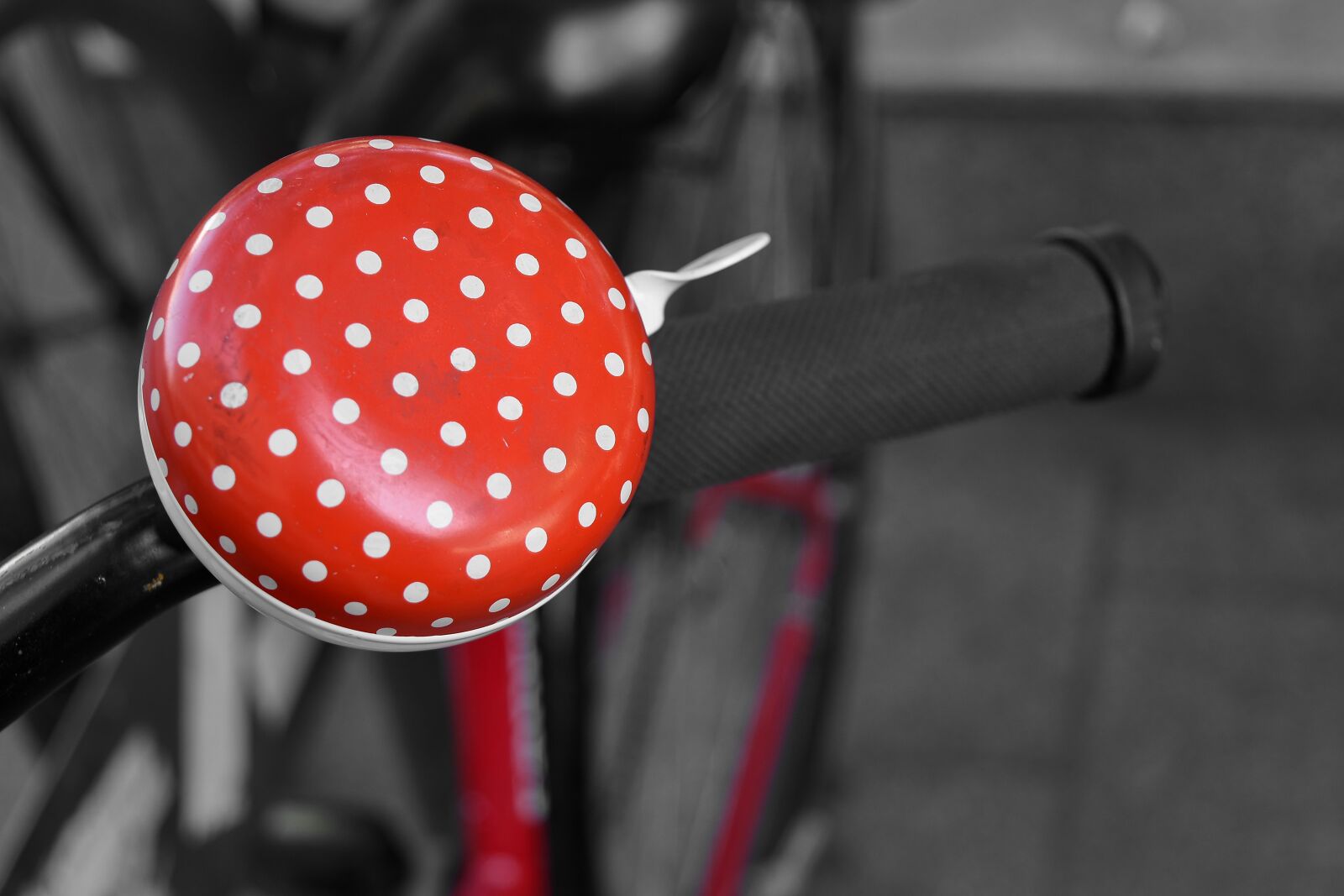 Nikon D5500 sample photo. Bell, bicycle, colourful, steering photography