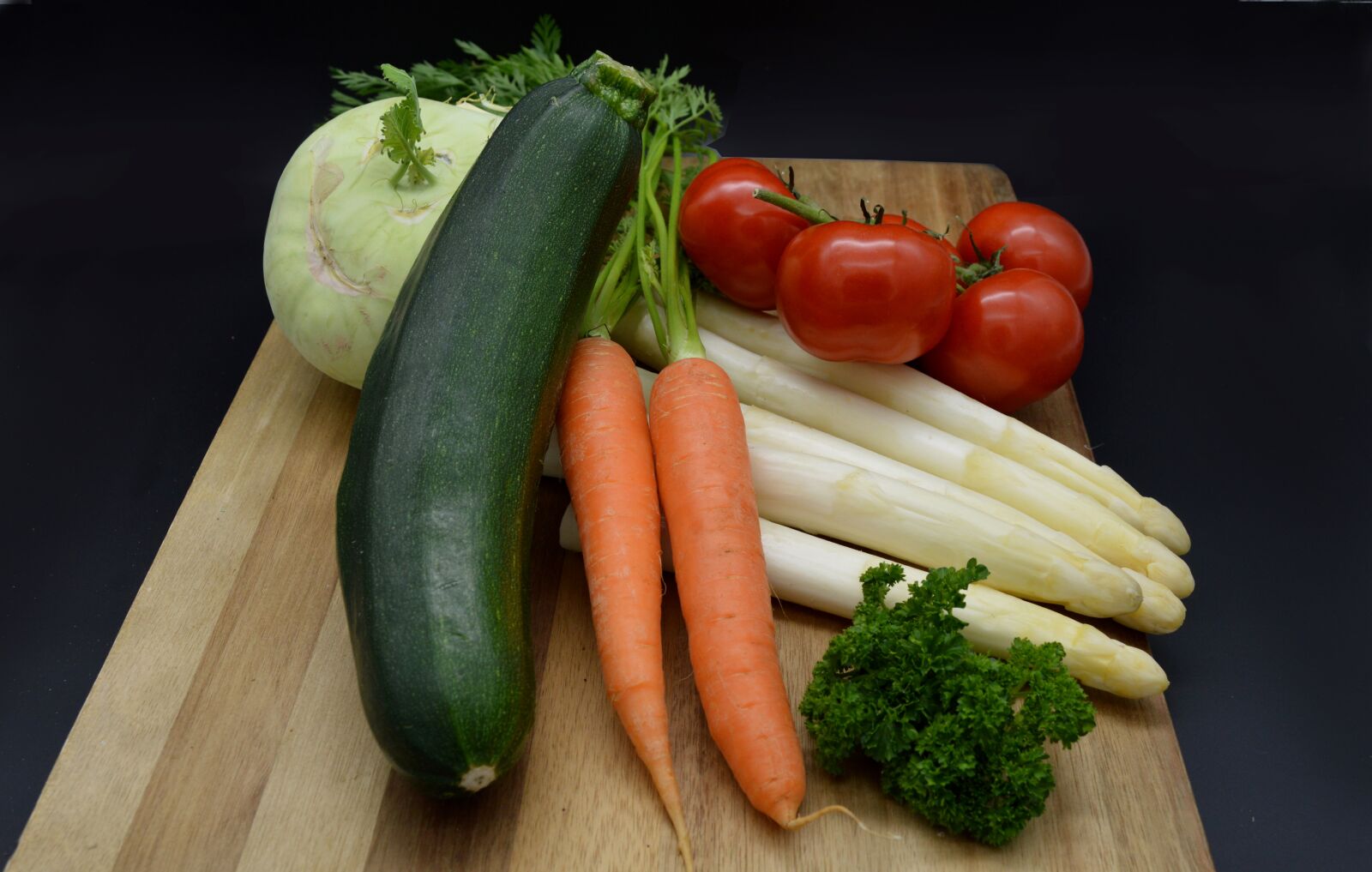 Nikon D3200 sample photo. Vegetables, zucchini, tomatoes photography