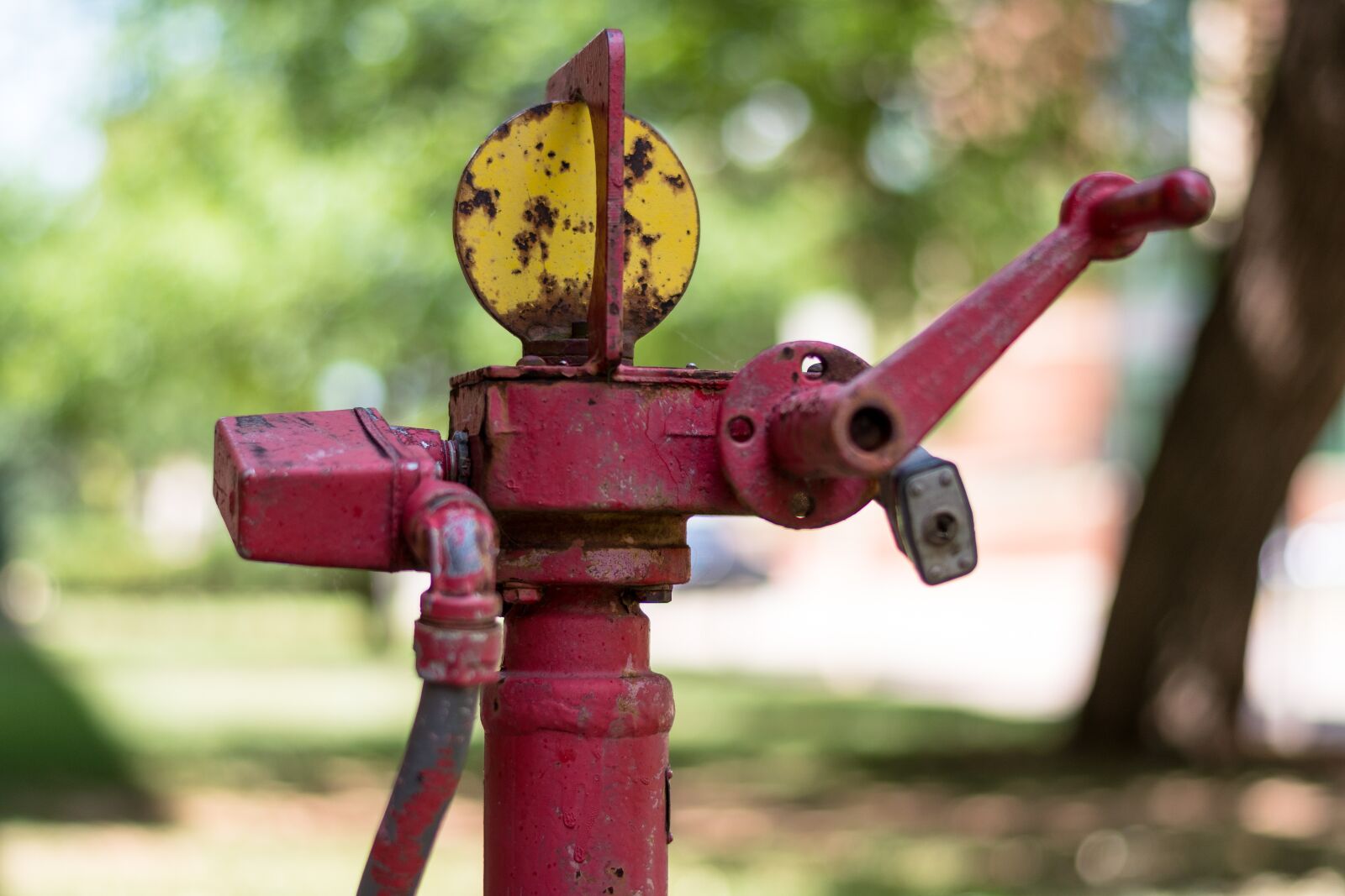 Nikon D7100 sample photo. Pump, handle, equipment photography
